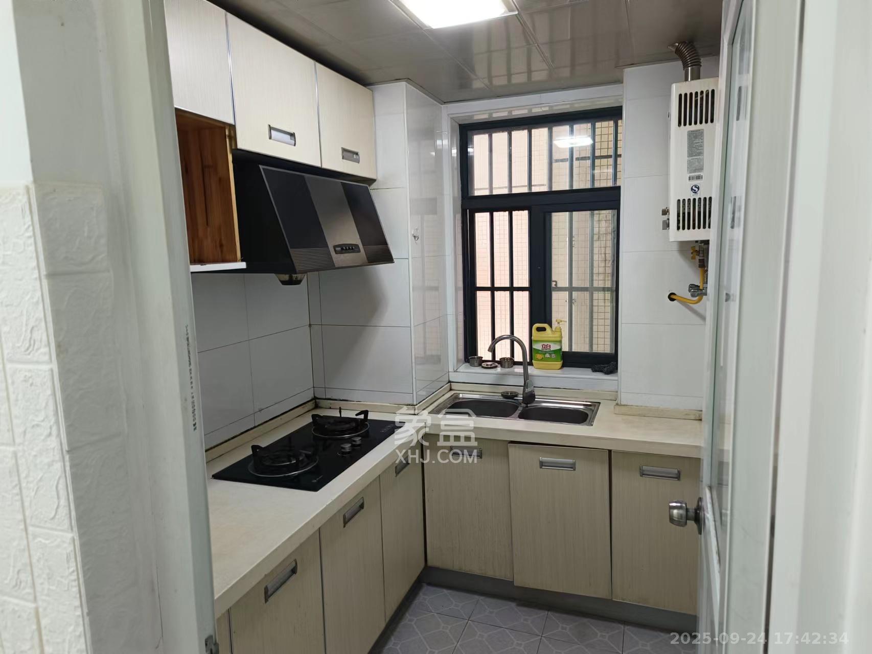 上峰苑(兰亭玥岛) 1室1厅1卫 1500.0元/月 上峰苑(兰亭玥岛) 1室1厅1卫 1500.0元/月室内图