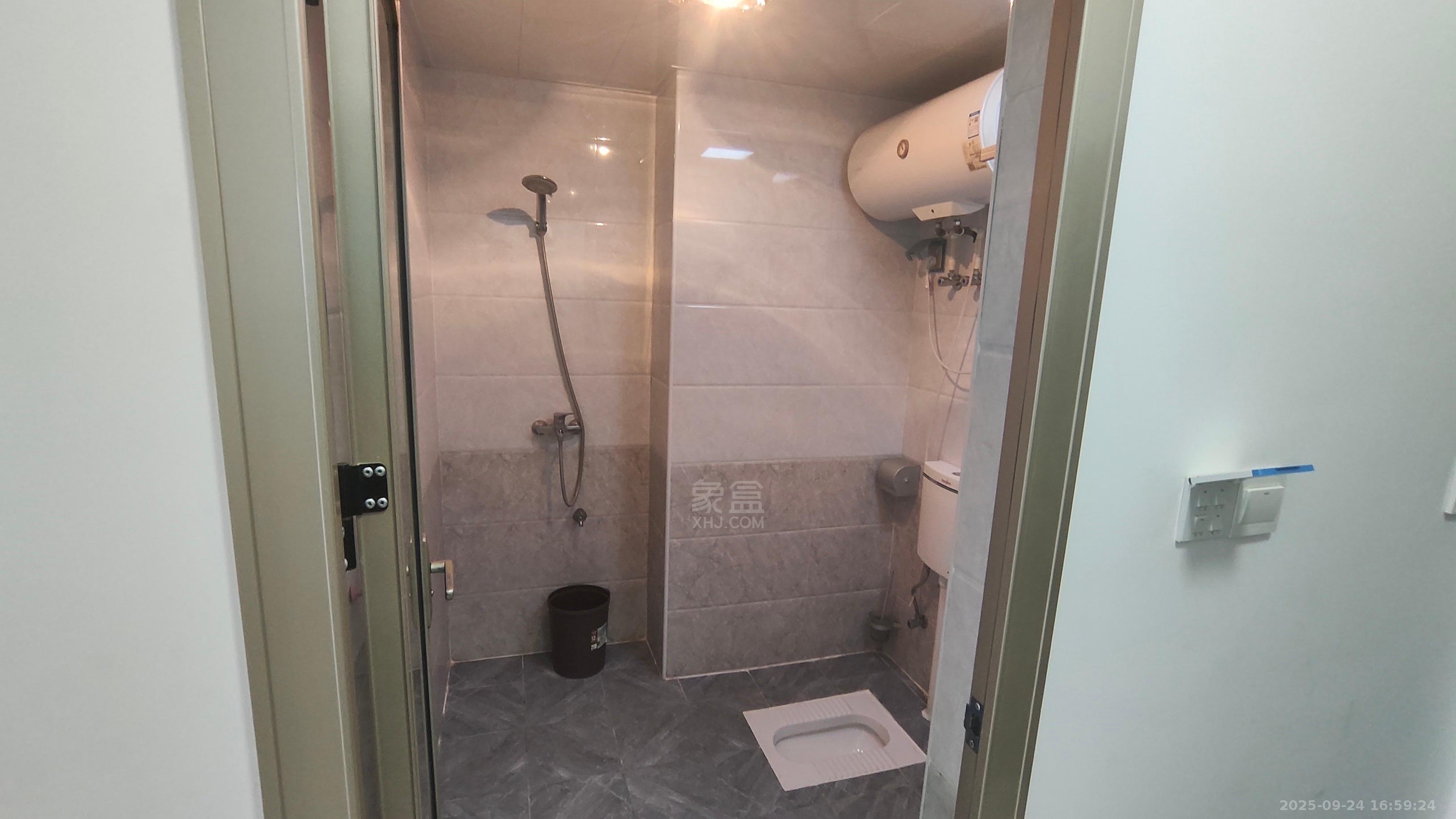 中泰财富湘江 1室1厅1卫 1200.0元/月 中泰财富湘江 1室1厅1卫 1200.0元/月室内图