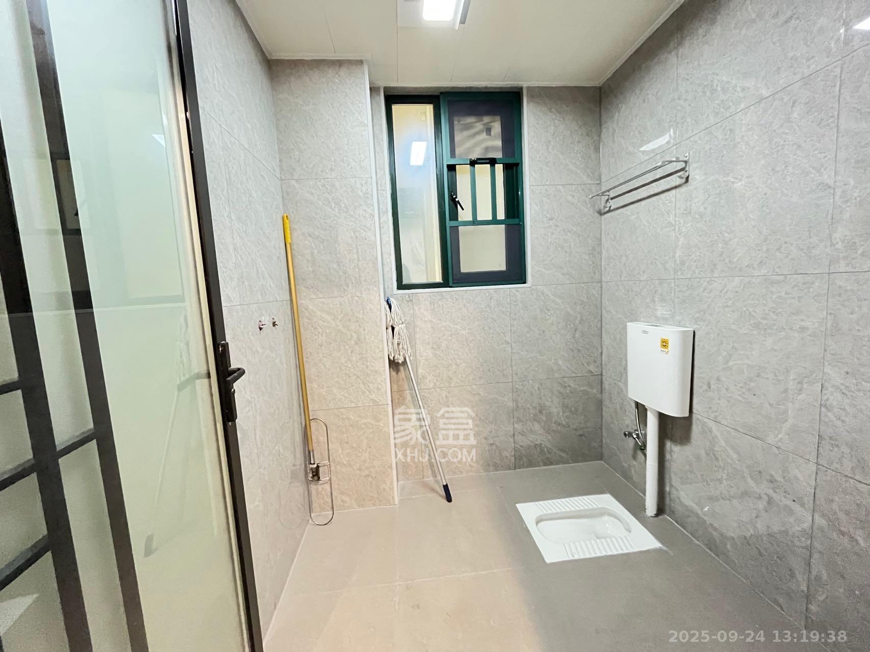 富基世纪公园 4室2厅2卫 2200.0元/月 富基世纪公园 4室2厅2卫 2200.0元/月室内图