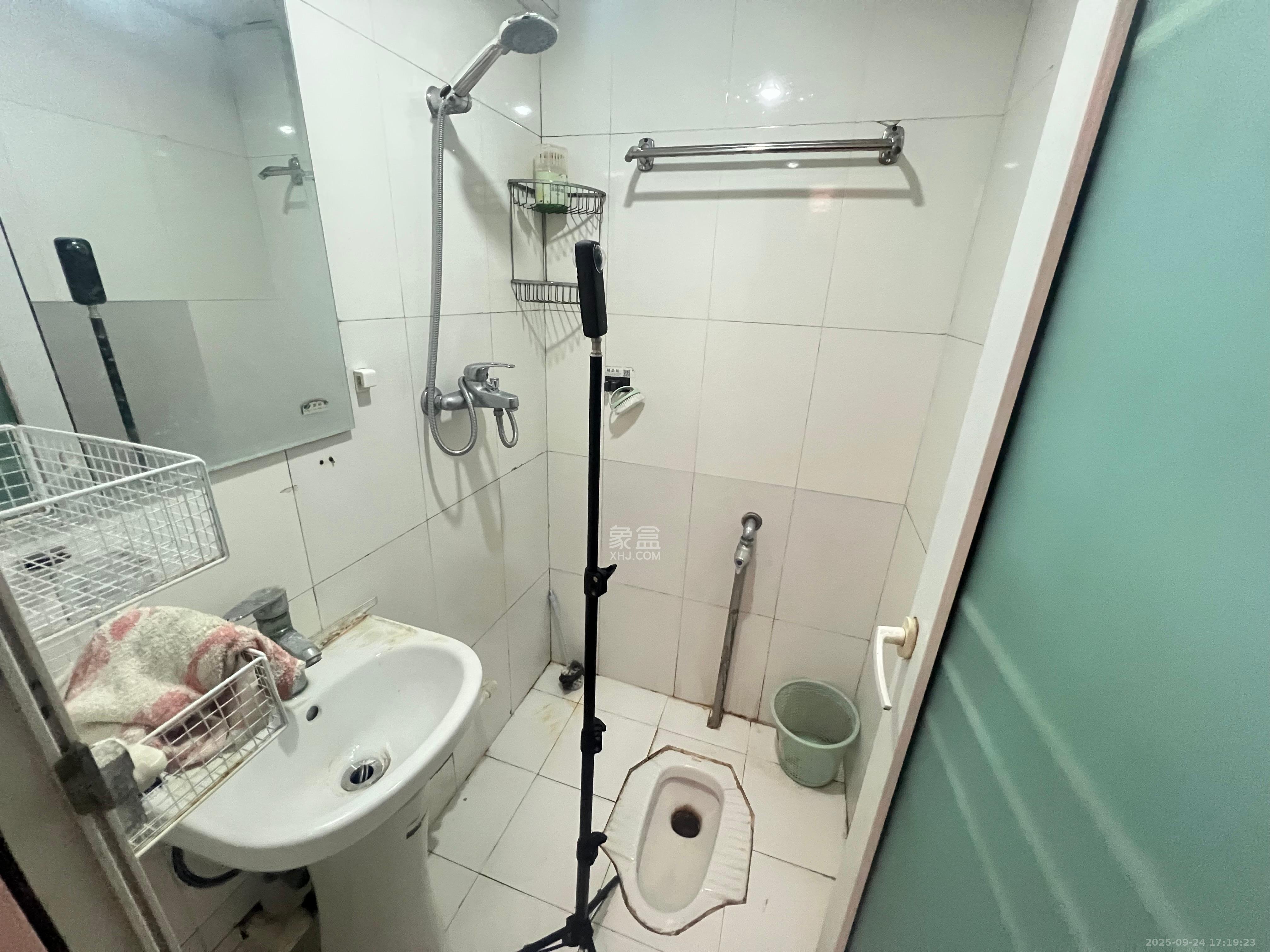 谋房博客(博客天街)  1室1厅1卫    1400.0元/月室内图