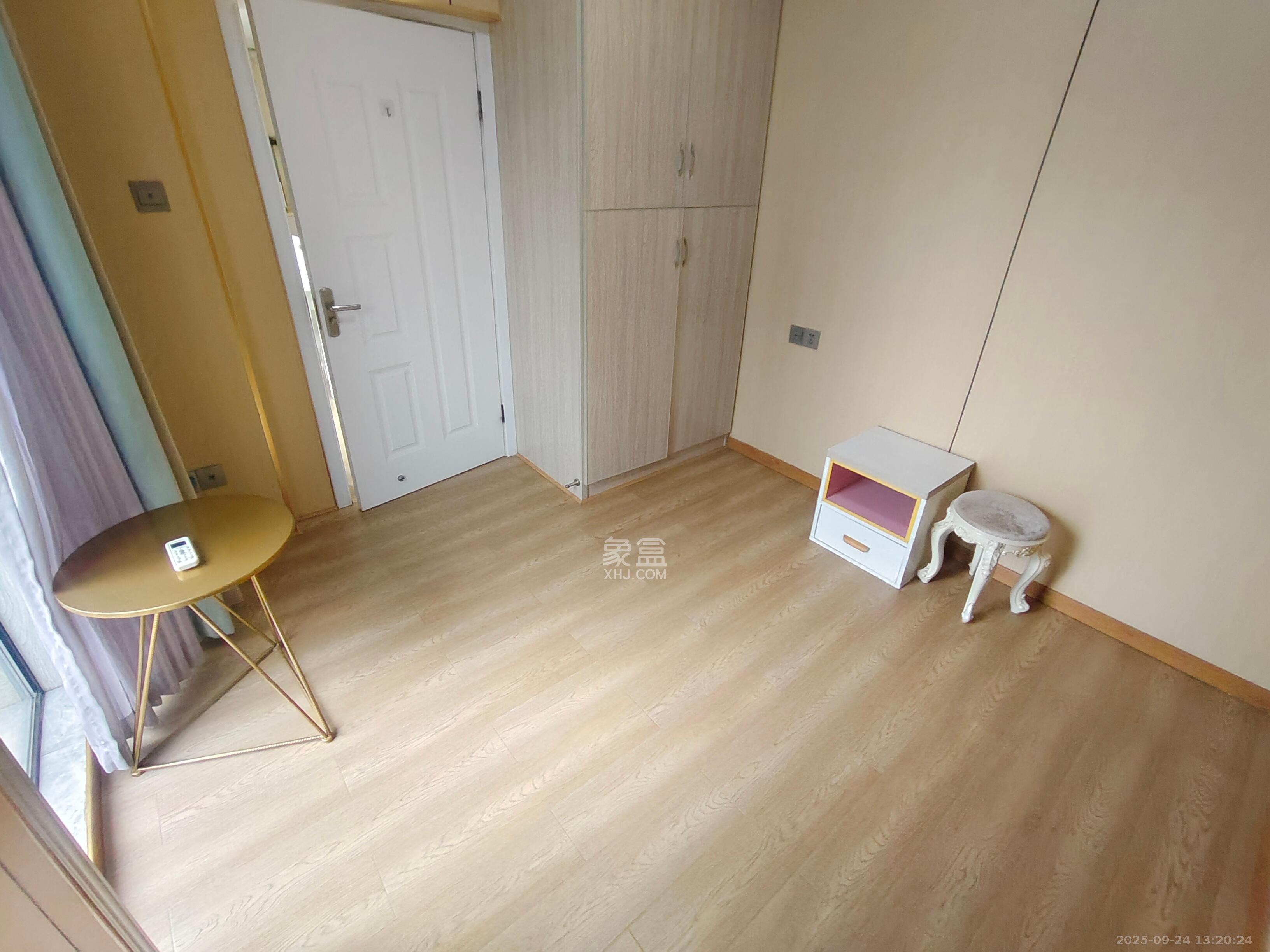 五一钻界 1室1厅1卫 3000.0元/月 五一钻界 1室1厅1卫 3000.0元/月室内图