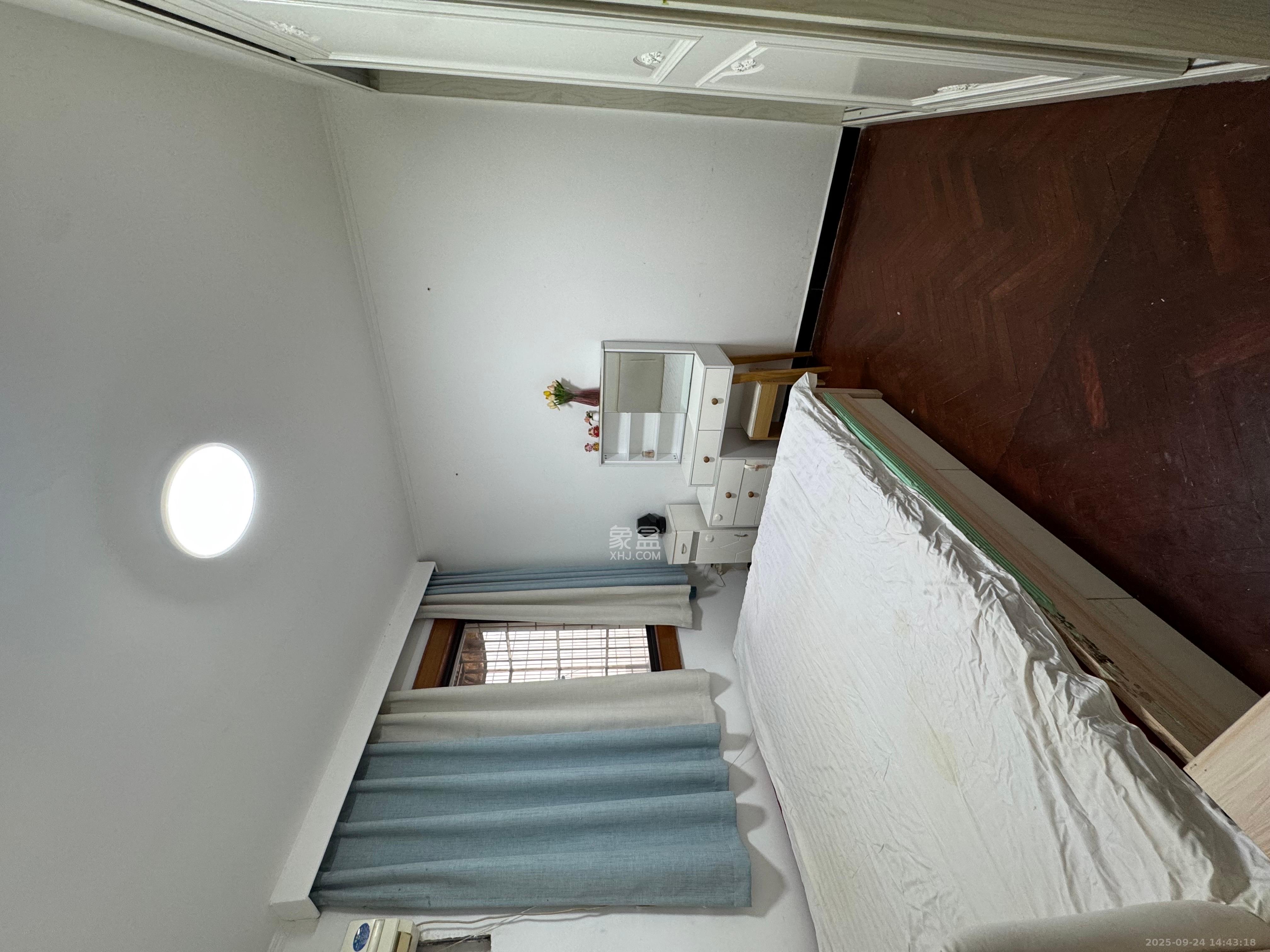 新富城  3室1厅1卫    2400.0元/月室内图