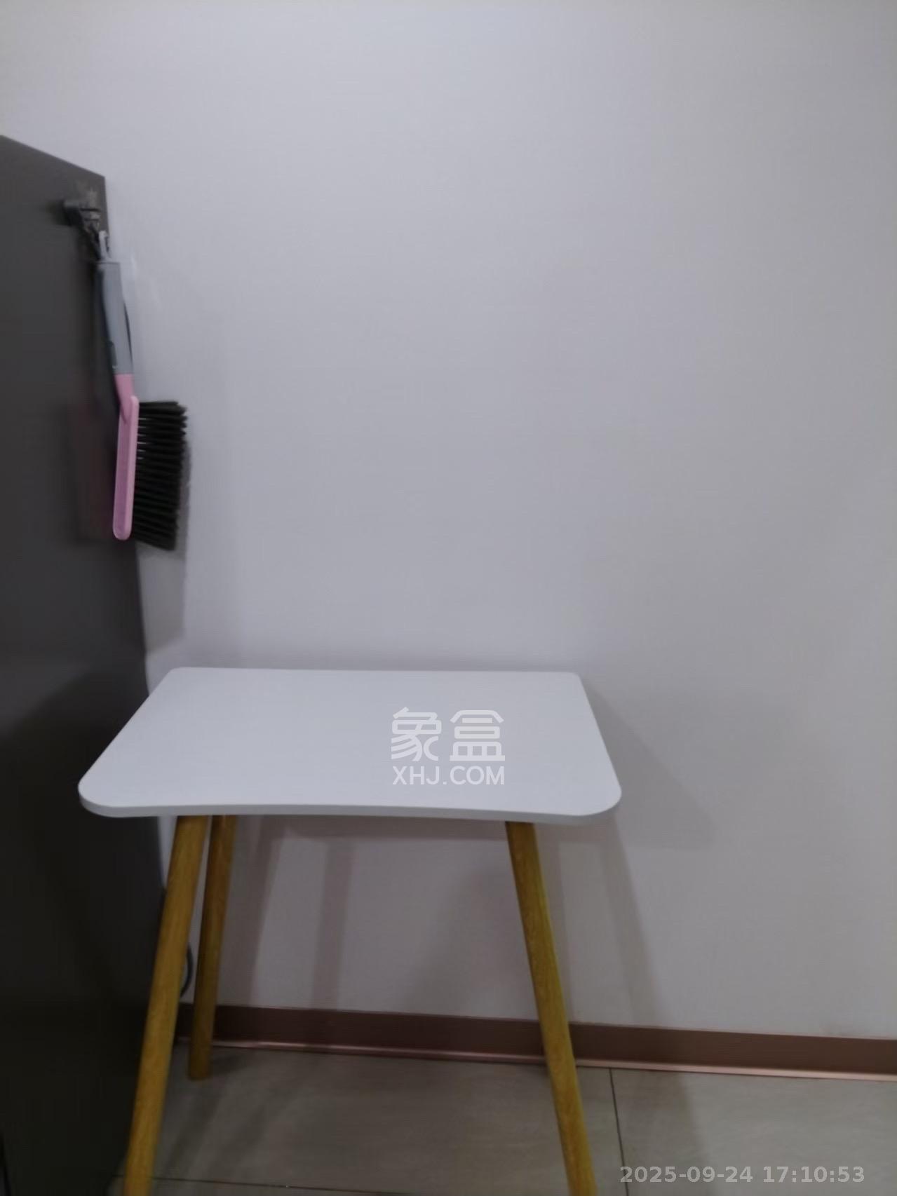 弘坤云寓  1室0厅0卫   2000.00元/月室内图
