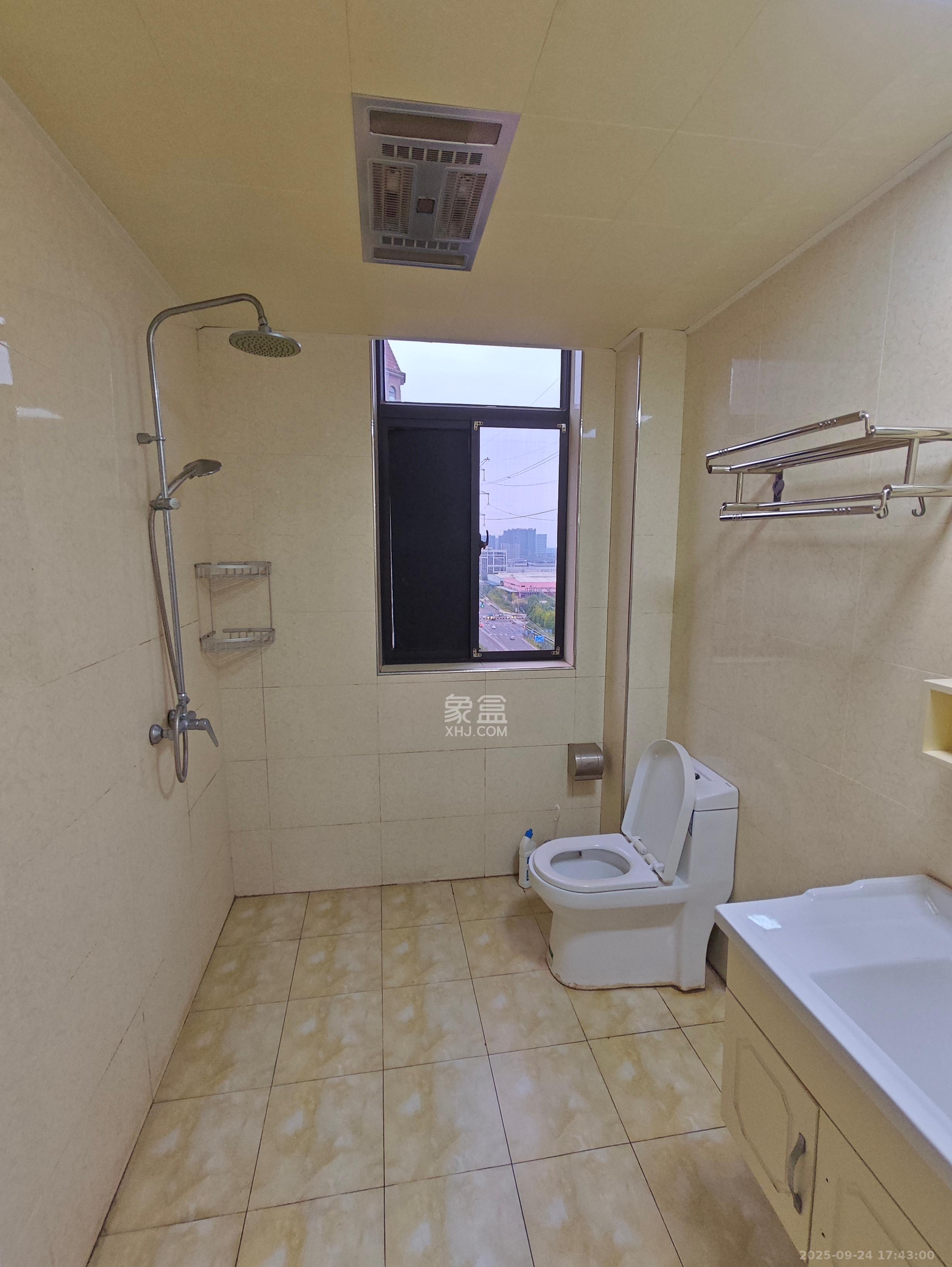 康桥长郡 4室2厅2卫 2000.0元/月 康桥长郡 4室2厅2卫 2000.0元/月室内图