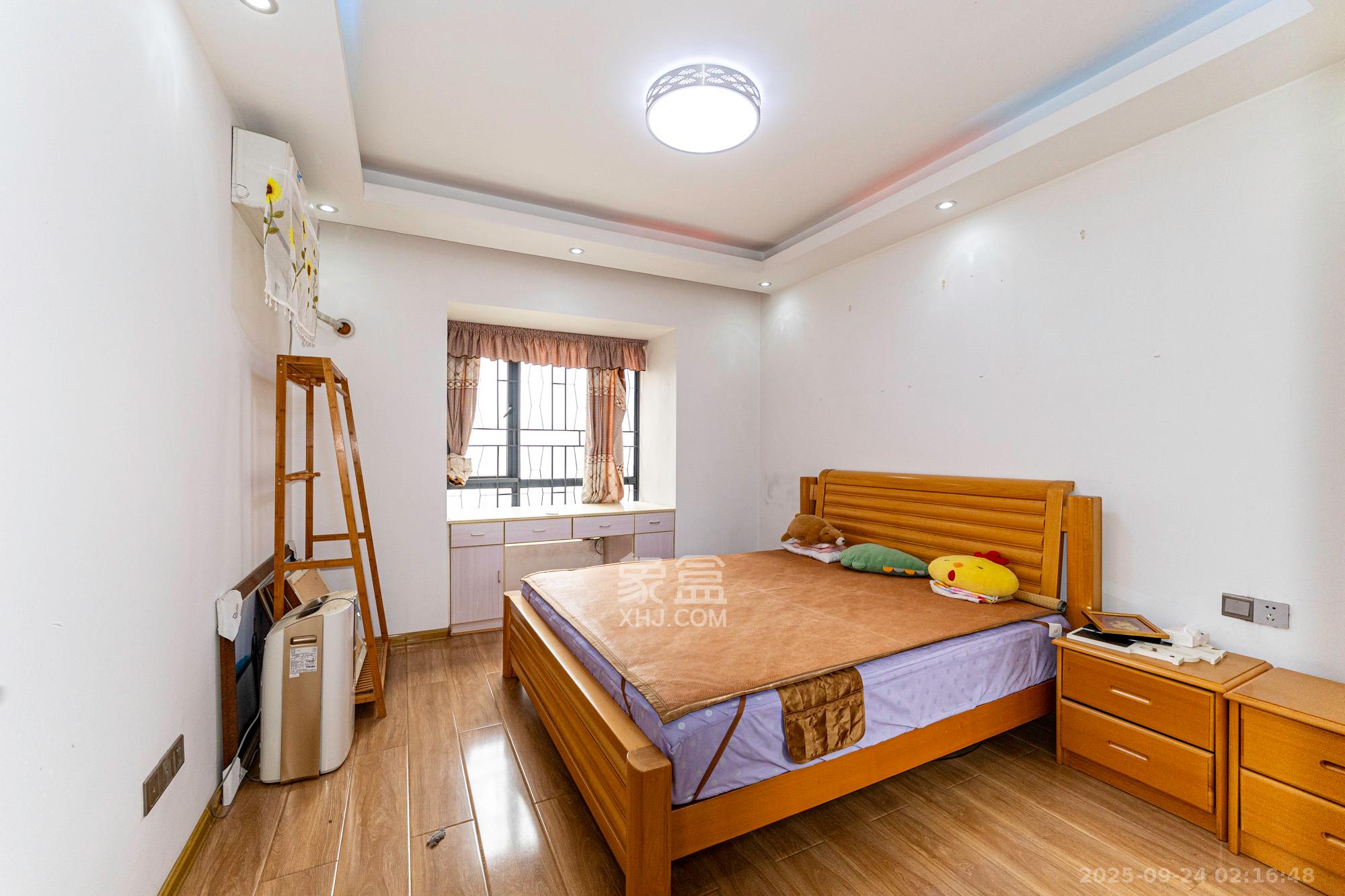 盛地尊域 3室2厅2卫 78.0万 盛地尊域 3室2厅2卫 78.0万卧室