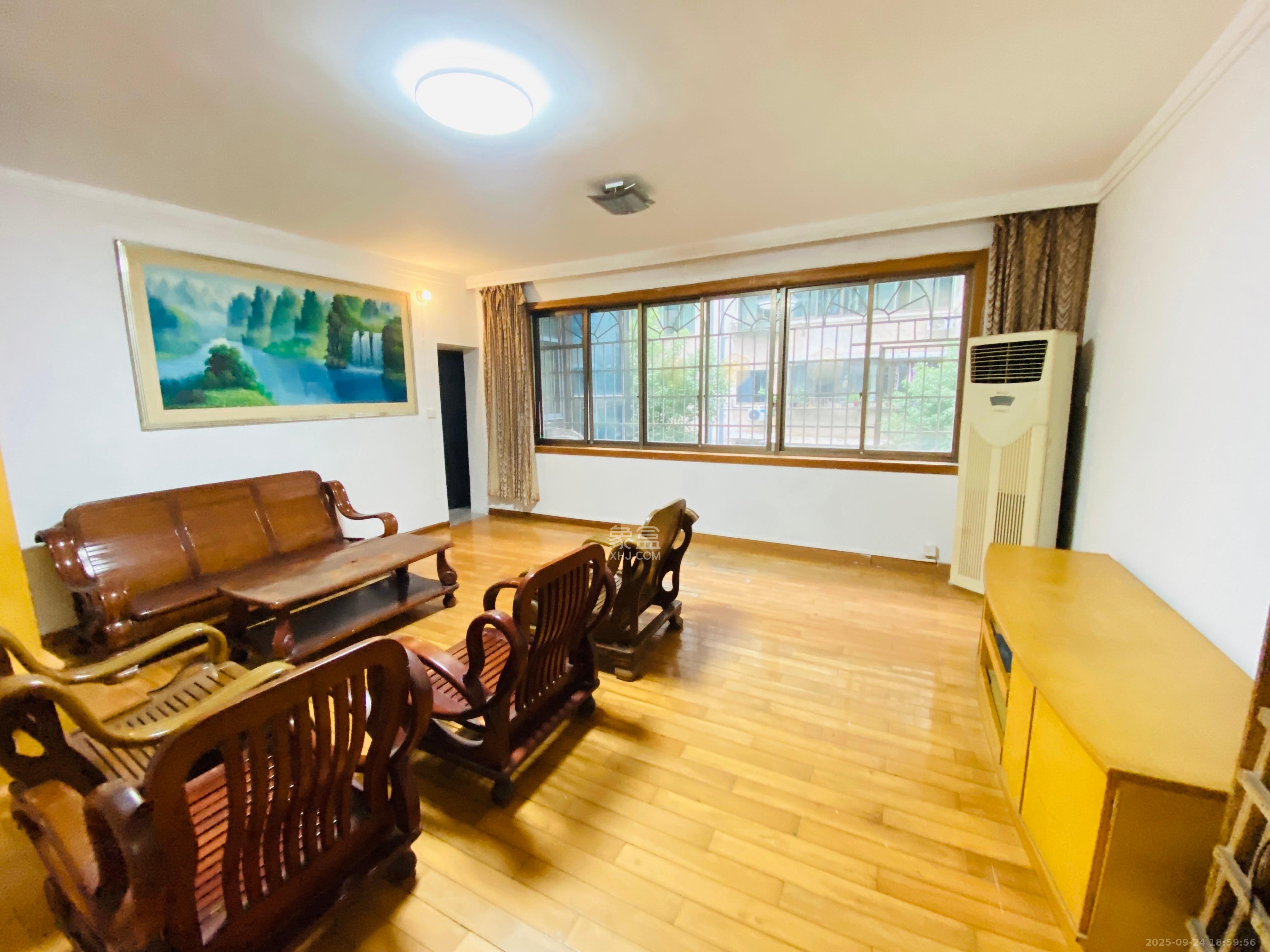 有色金属研究院(湖南有色金属研究院第一、二生活区) 4室2厅1卫 2400.0元/月 有色金属研究院(湖南有色金属研究院第一、二生活区) 4室2厅1卫 2400.0元/月室内图