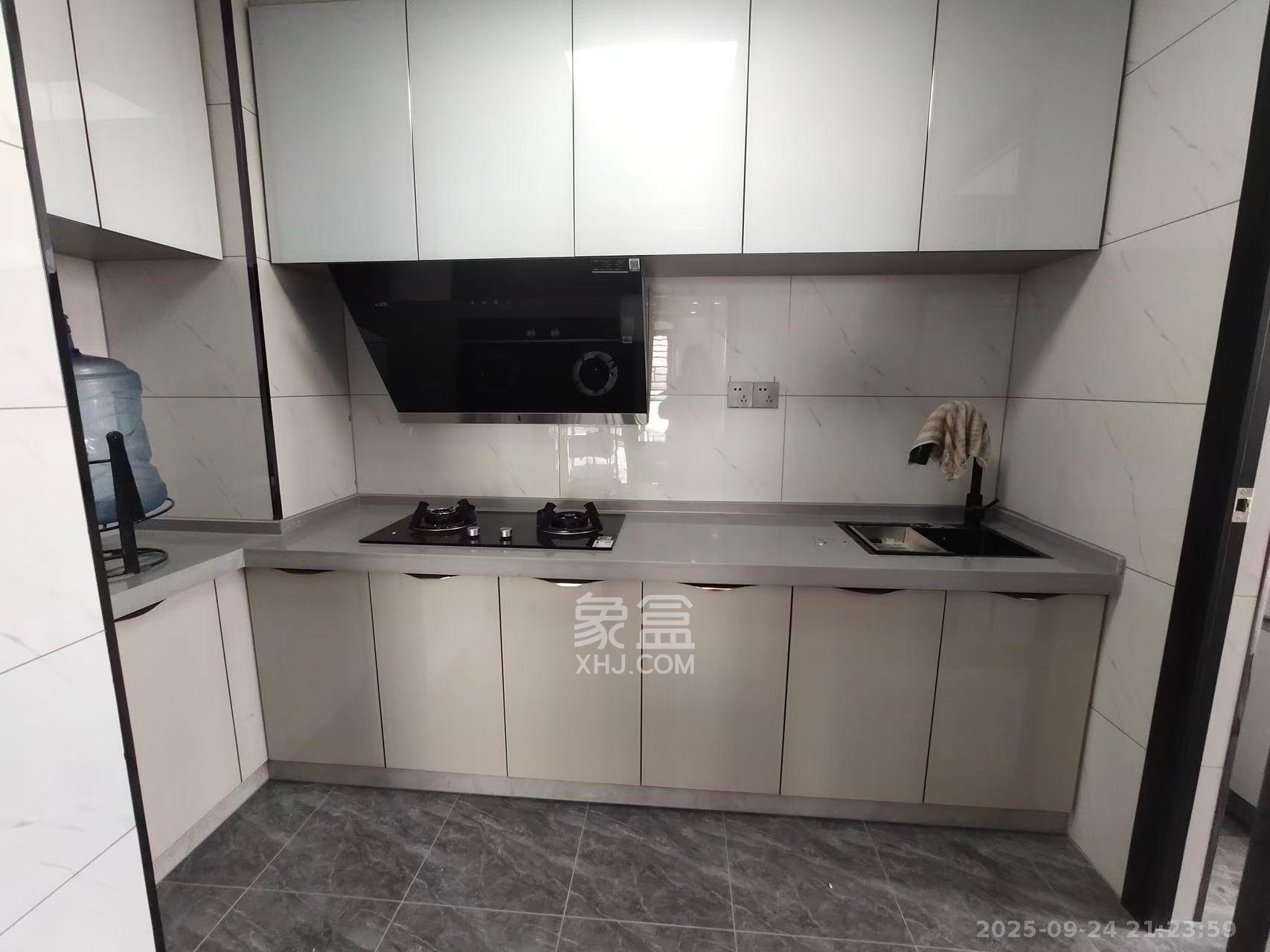 嘉荣苑 3室2厅2卫 2800.0元/月 嘉荣苑 3室2厅2卫 2800.0元/月室内图