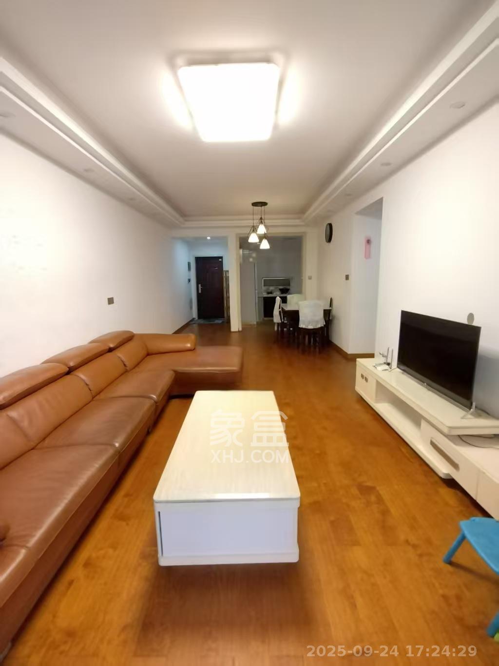 保利香槟国际 3室2厅2卫 2200.0元/月 保利香槟国际 3室2厅2卫 2200.0元/月室内图