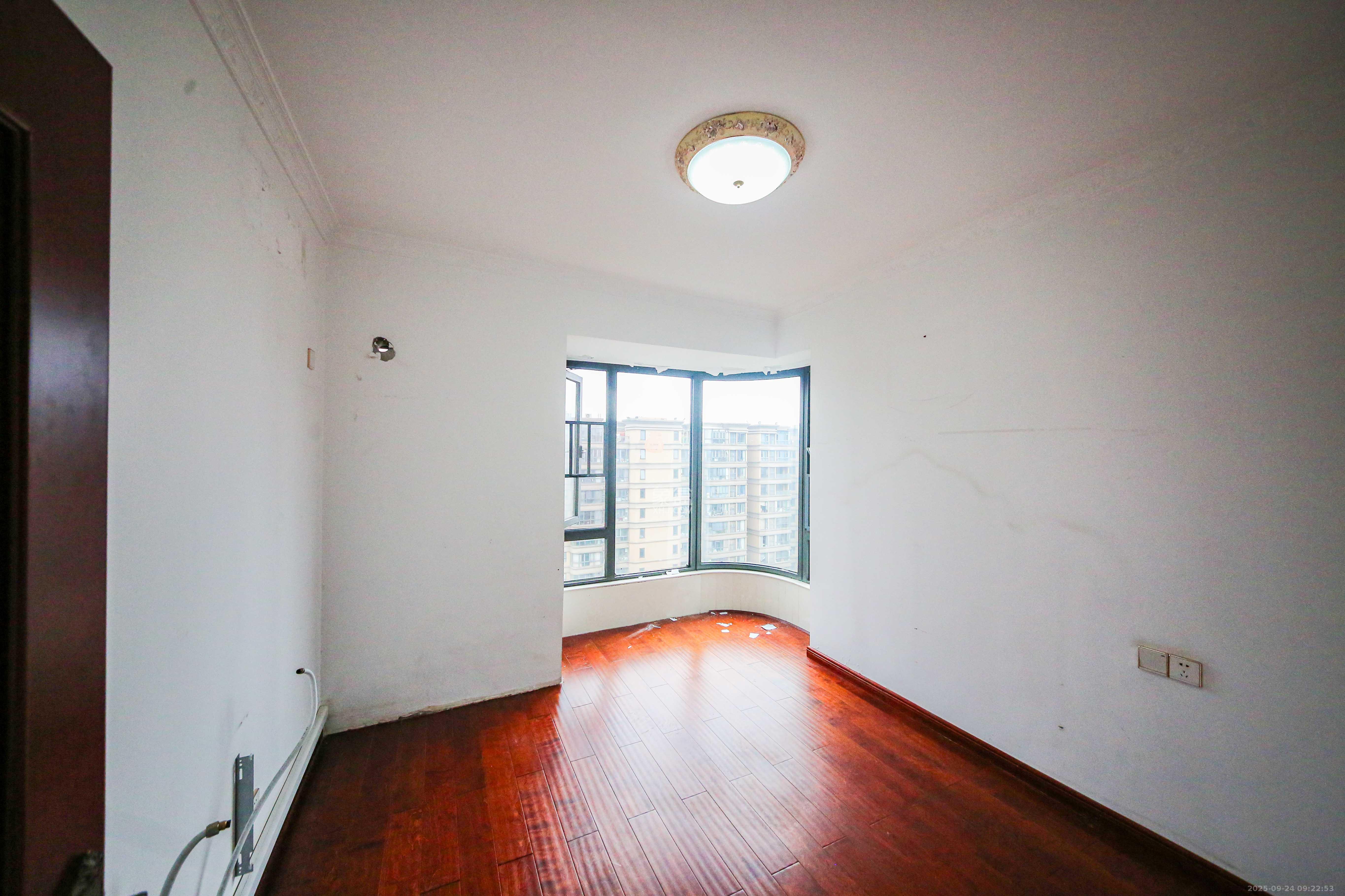 湘江雅颂居 4室2厅1卫 220.0万 湘江雅颂居 4室2厅1卫 220.0万卧室