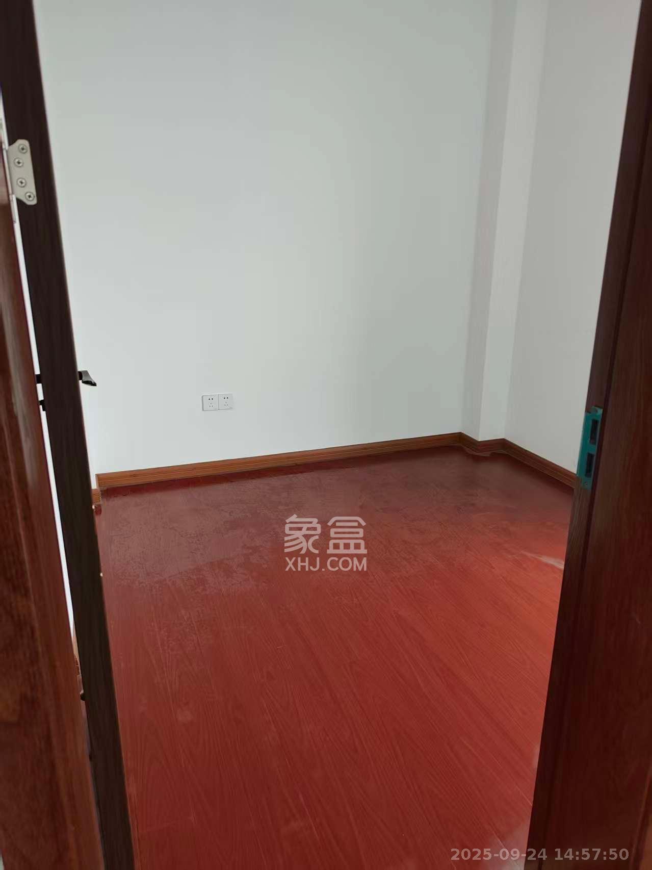 江南华府  2室2厅1卫    2400.0元/月室内图