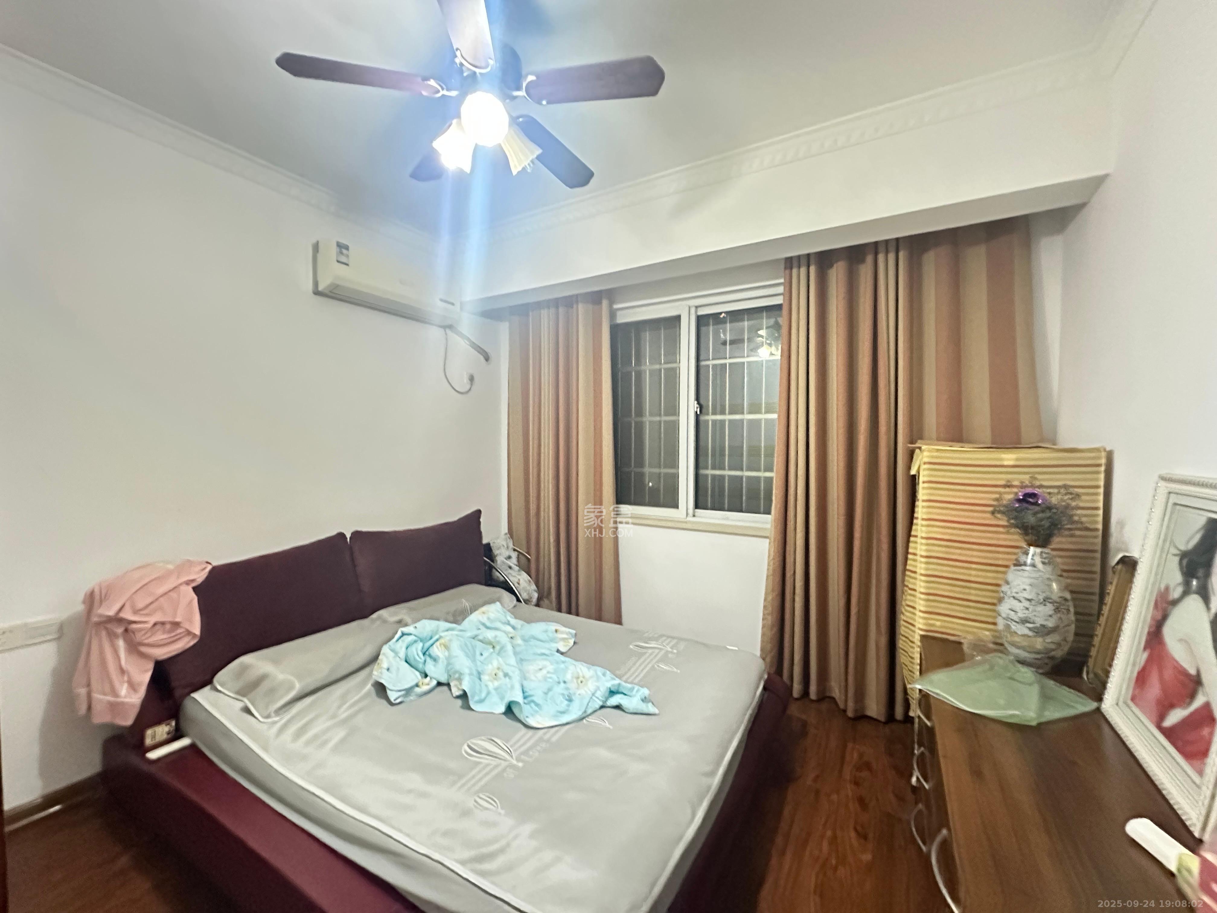 筑梦佳园  4室2厅1卫    2400.0元/月 筑梦佳园  4室2厅1卫    2400.0元/月室内图