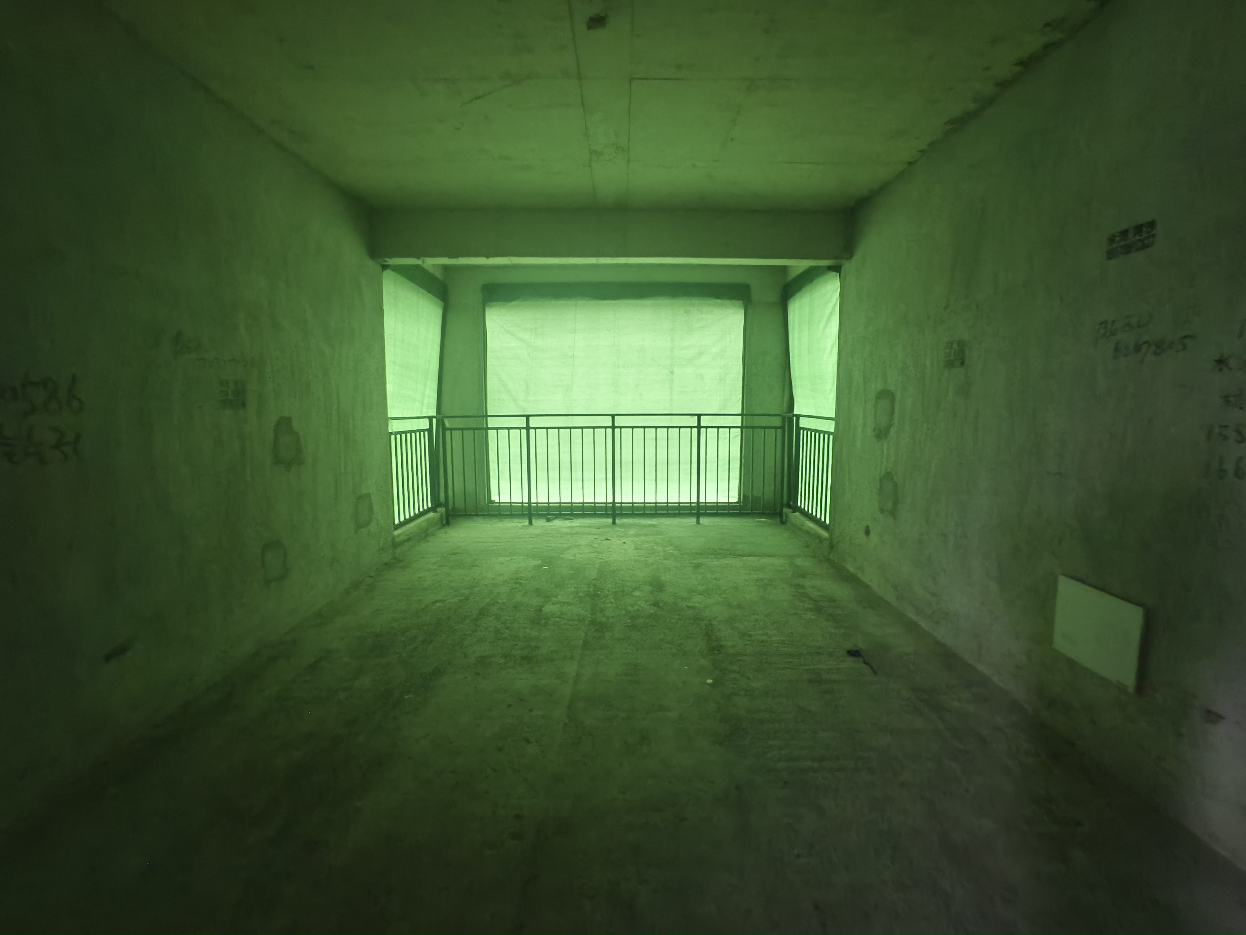 翔宇尚书苑 4室2厅2卫 76.8万 翔宇尚书苑 4室2厅2卫 76.8万客厅