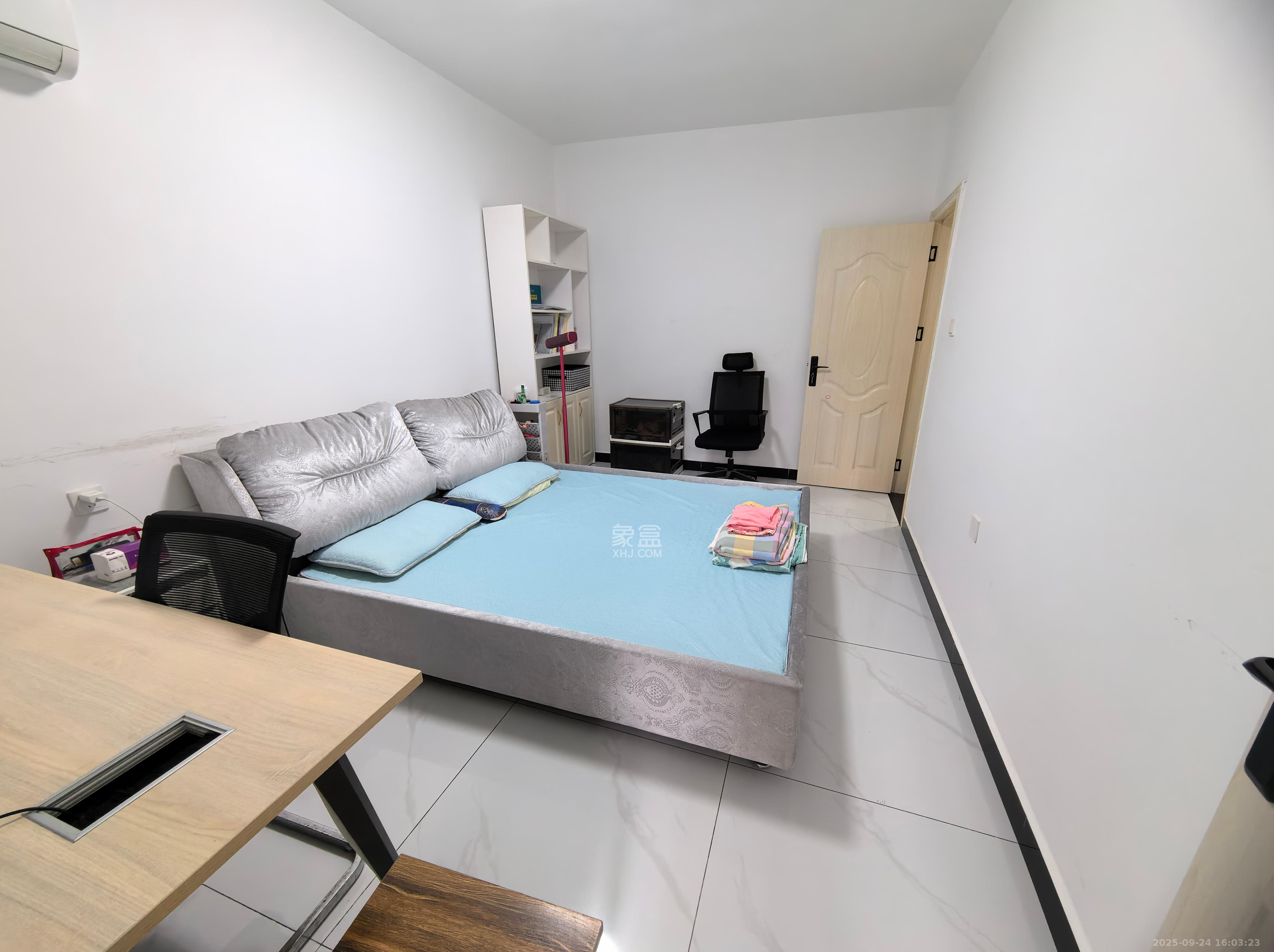 望月湖小区六片（湖中社区六片小区）  2室1厅1卫    2400.0元/月室内图