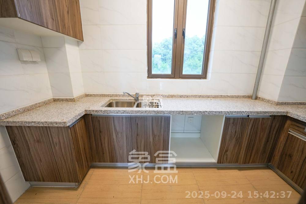 碧桂园公园壹号(凯怡茗苑) 3室2厅1卫 1400.0元/月 碧桂园公园壹号(凯怡茗苑) 3室2厅1卫 1400.0元/月室内图