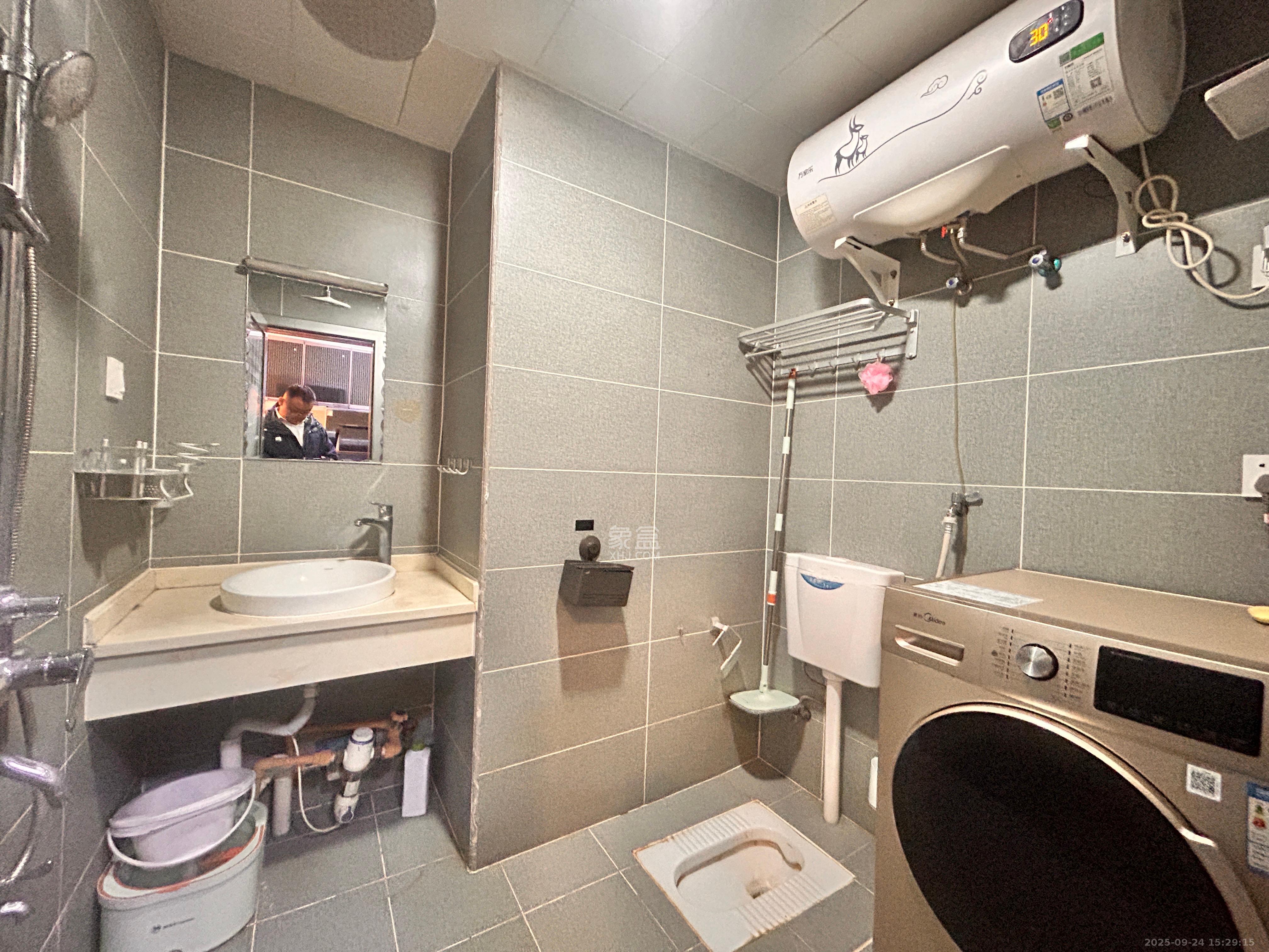 荣悦台 1室1厅1卫 2200.0元/月 荣悦台 1室1厅1卫 2200.0元/月室内图