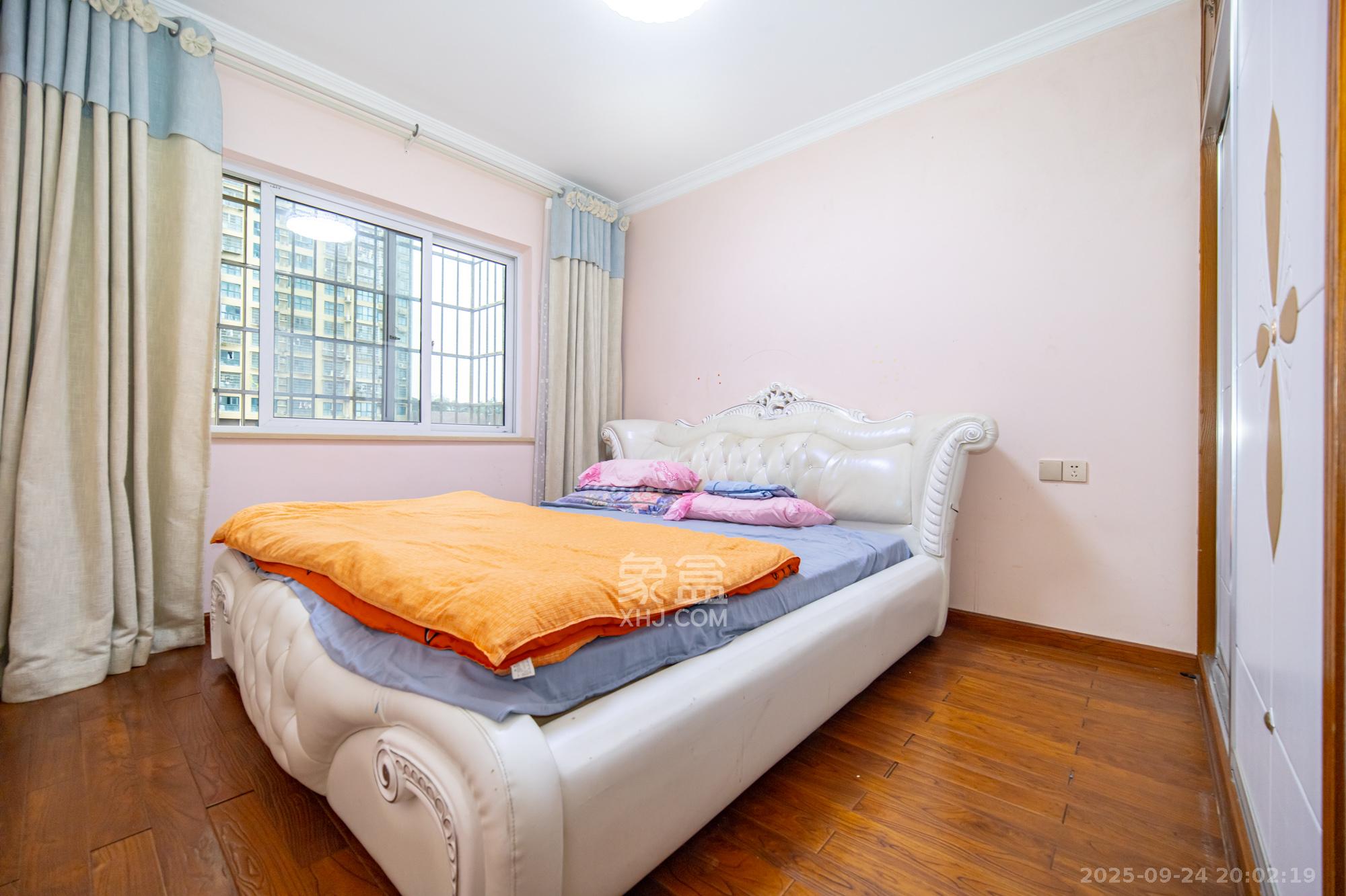 时代星空 3室2厅2卫 81.0万 时代星空 3室2厅2卫 81.0万卧室