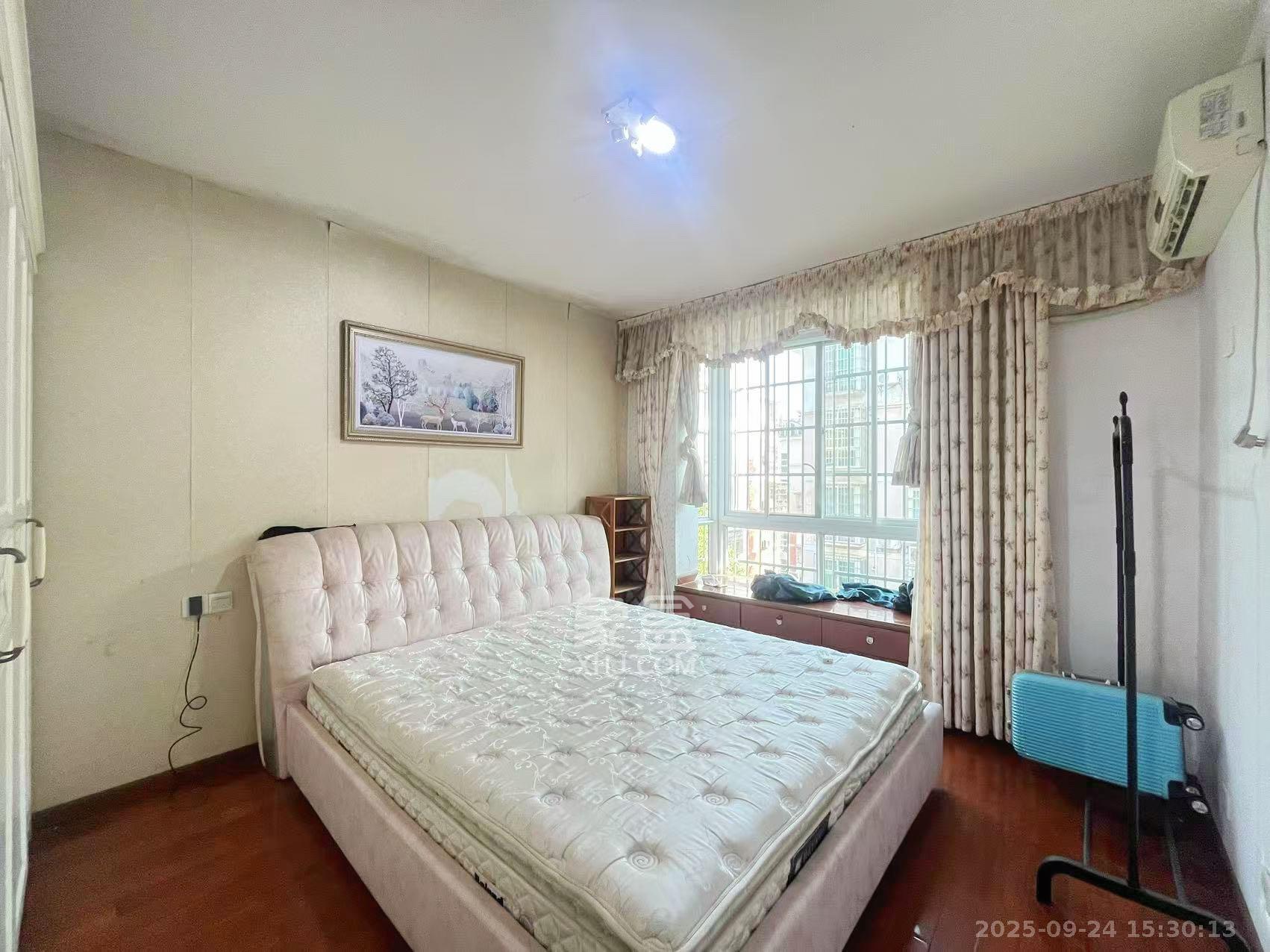 恩瑞麓山名园(龙王港小区) 3室2厅2卫 2300.0元/月 恩瑞麓山名园(龙王港小区) 3室2厅2卫 2300.0元/月室内图