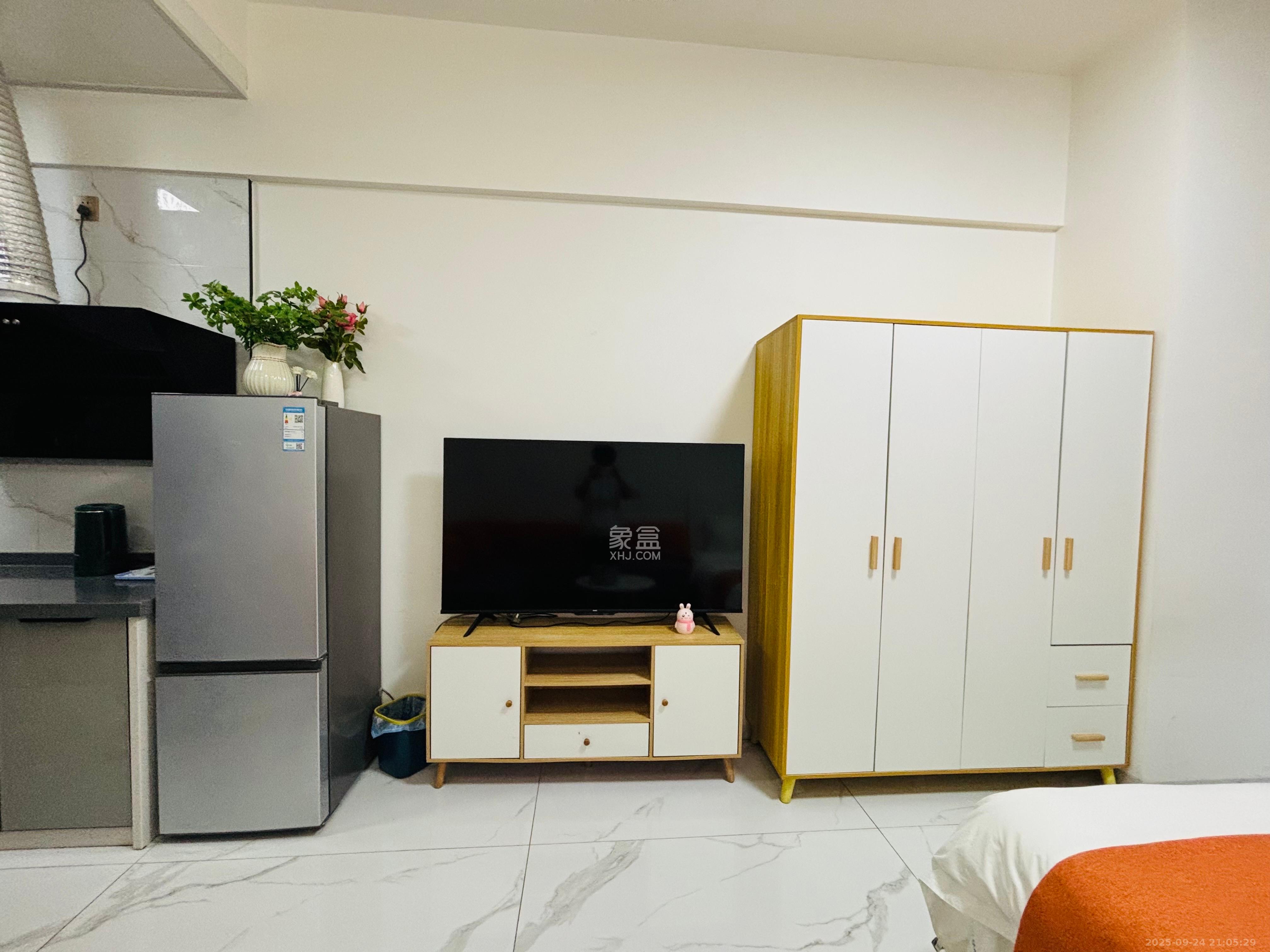 梅溪湖金茂湾  1室1厅1卫    1600.0元/月室内图