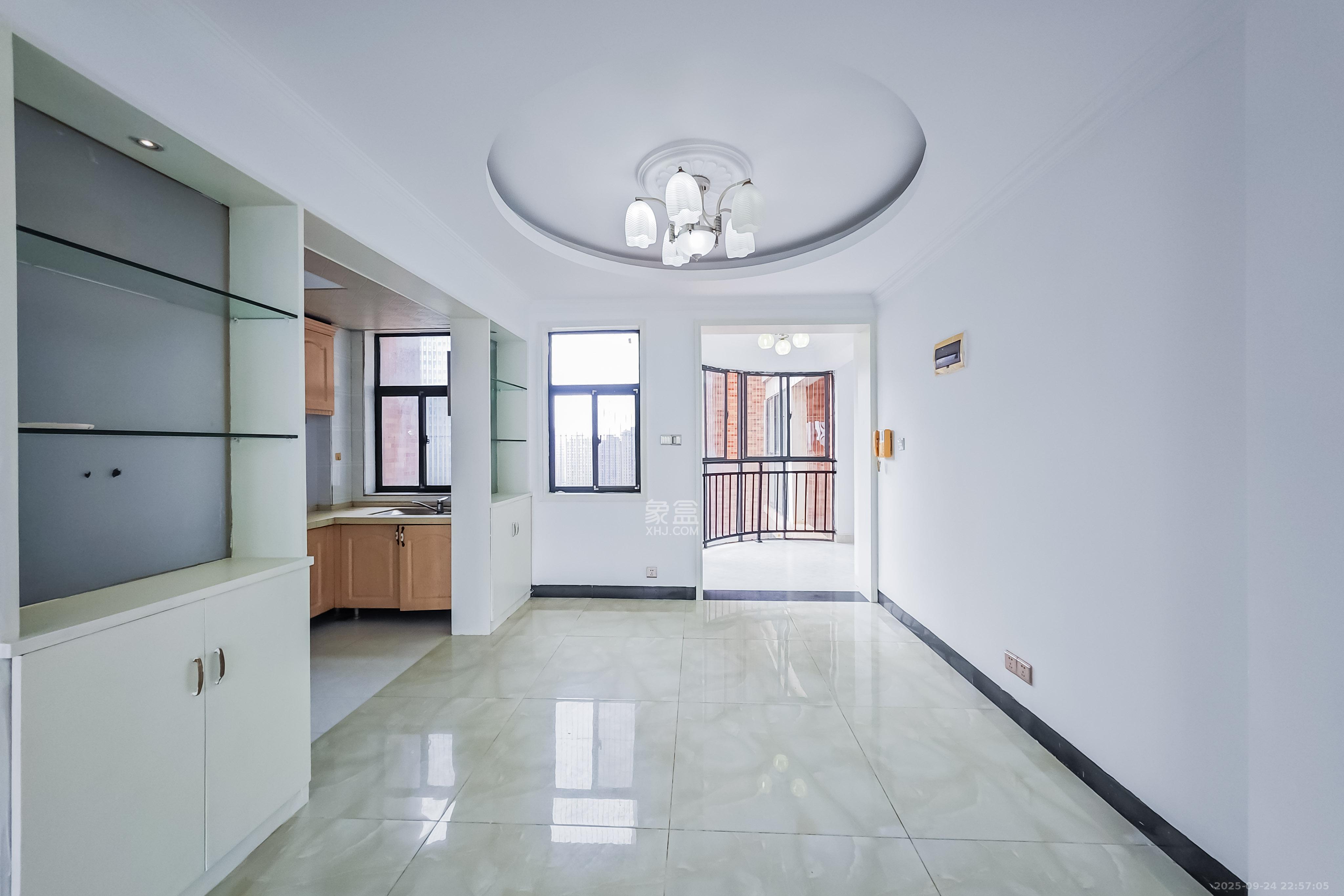 海拔东方 2室1厅1卫 76.8万 海拔东方 2室1厅1卫 76.8万客厅