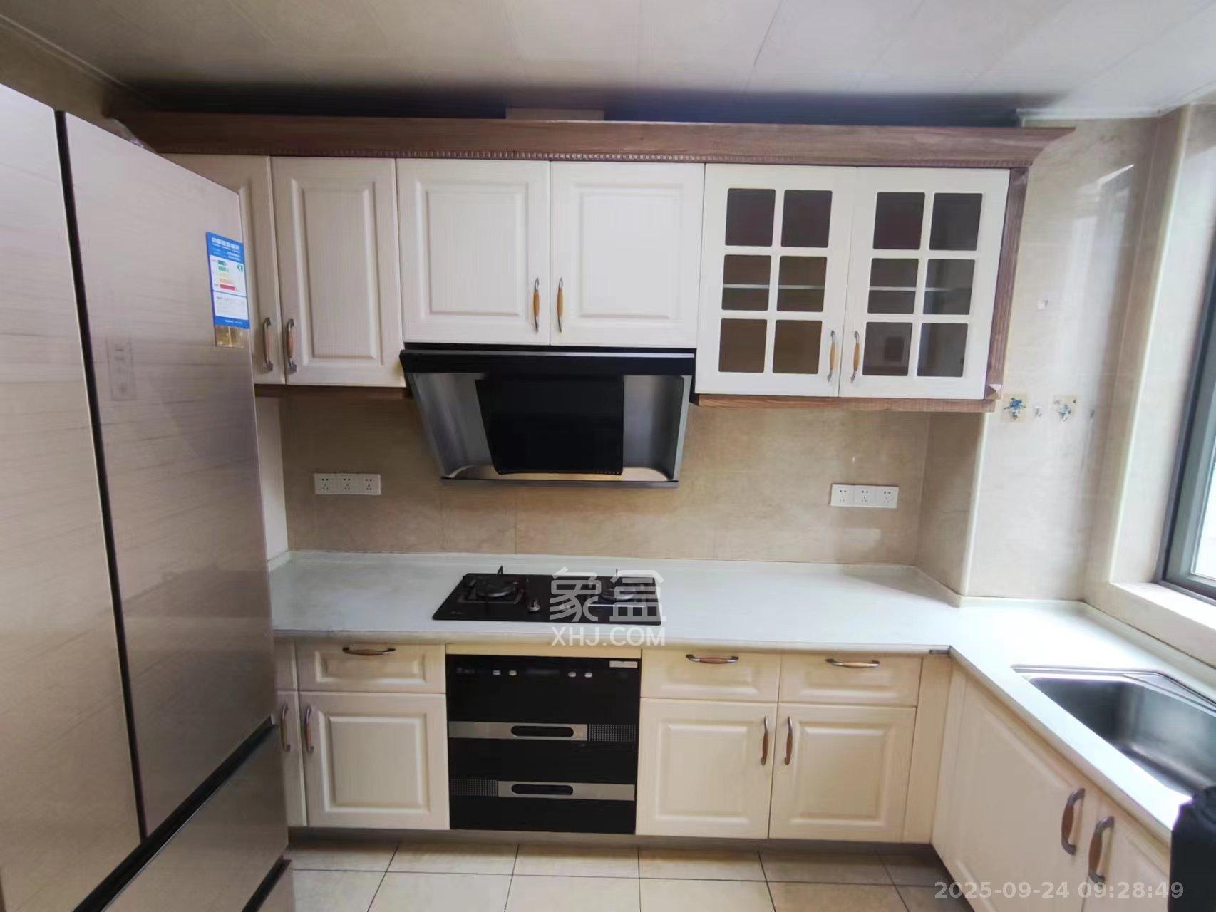 新城新世界一二三期 3室2厅2卫 3800.0元/月 新城新世界一二三期 3室2厅2卫 3800.0元/月室内图