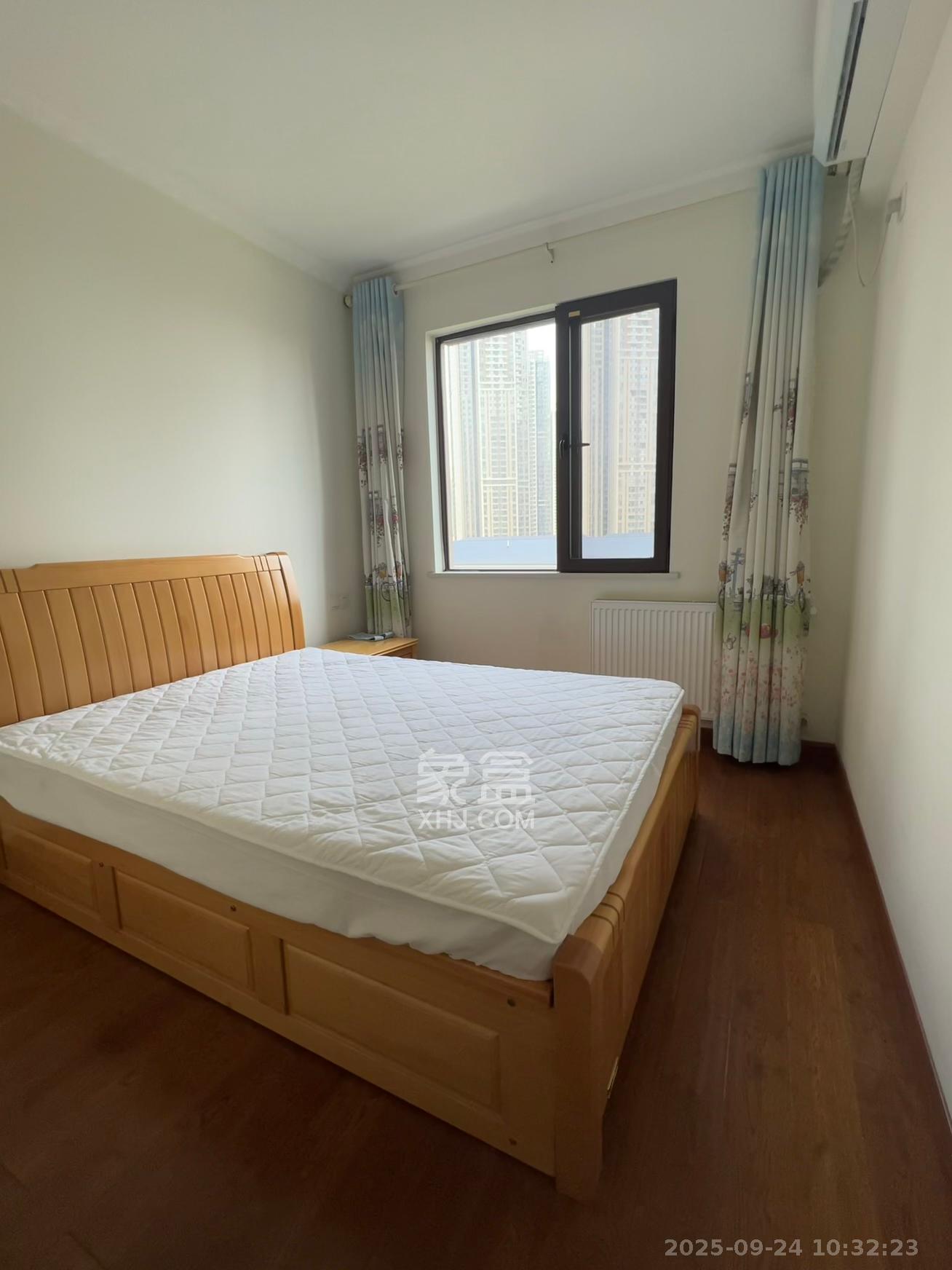 世茂外滩里(世茂铂翠湾三期) 3室2厅2卫 3400.0元/月 世茂外滩里(世茂铂翠湾三期) 3室2厅2卫 3400.0元/月室内图