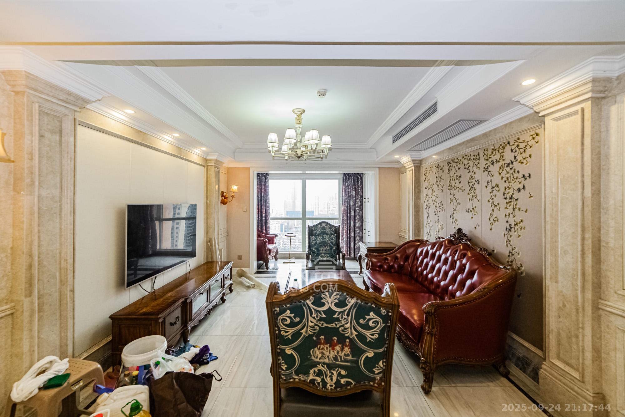 北辰三角洲E6区  4室2厅2卫    198.0万 北辰三角洲E6区  4室2厅2卫    198.0万客厅