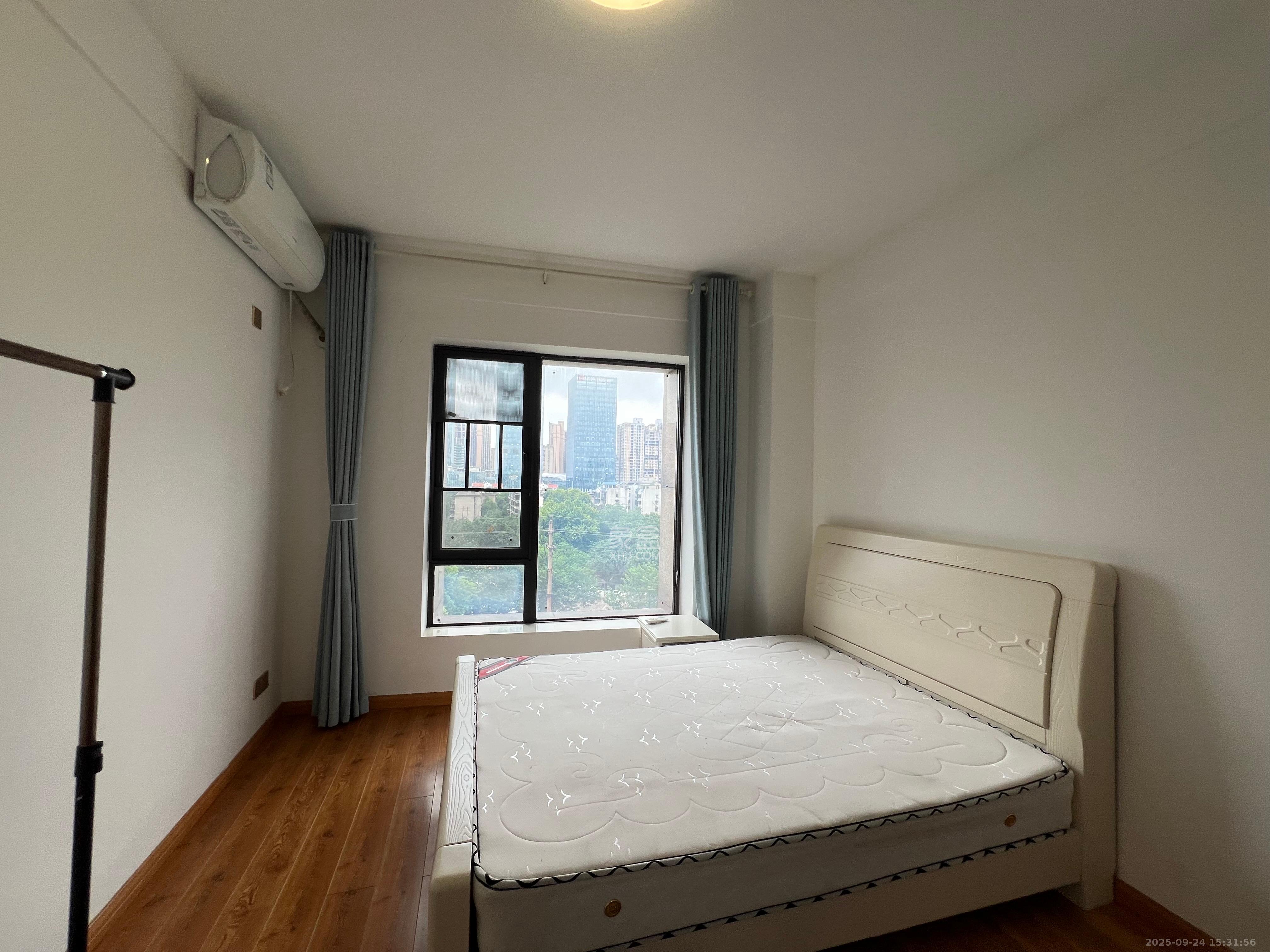 上园商住小区  1室0厅0卫   1500.00元/月室内图