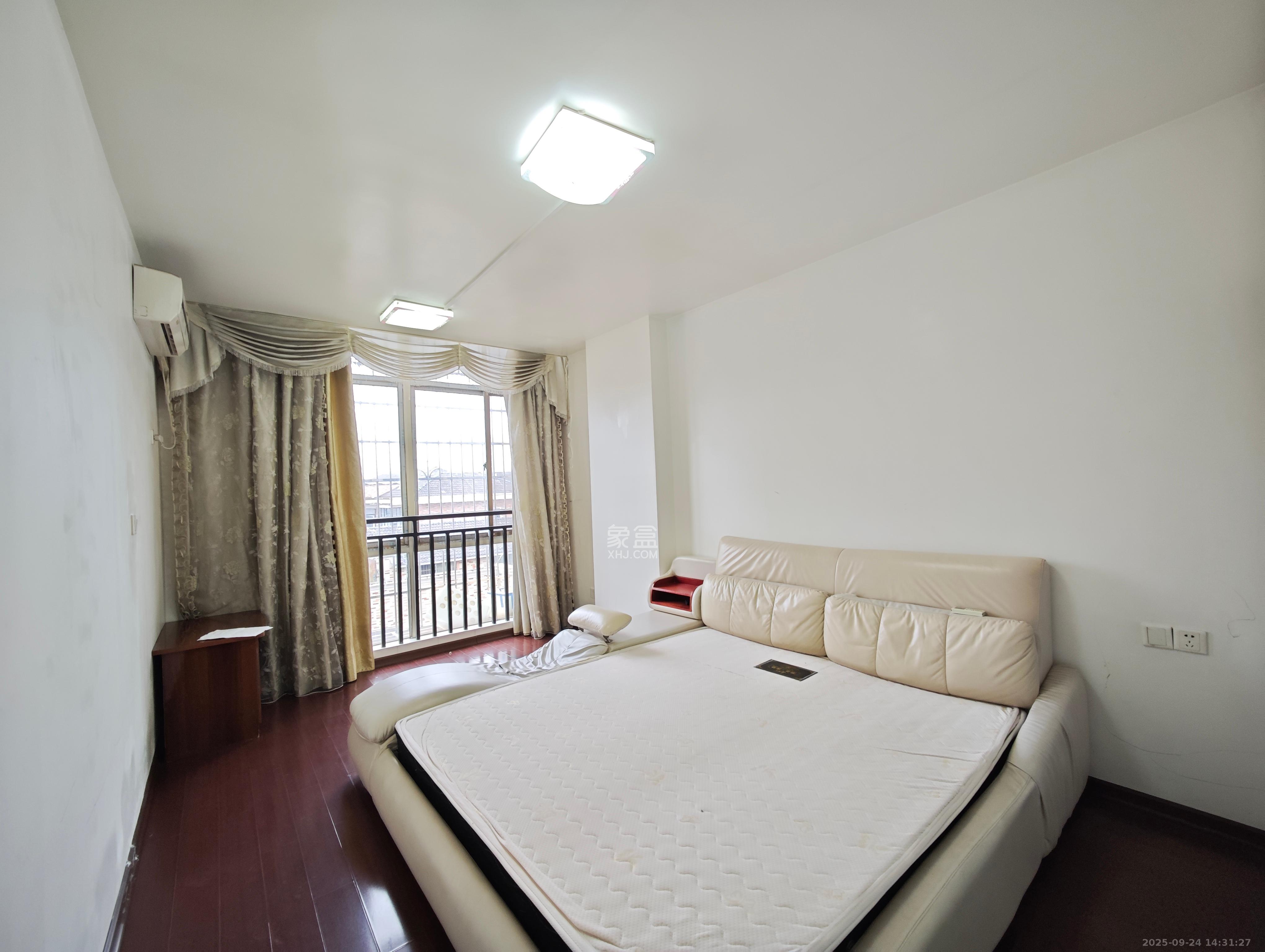 星沙商业步行街 2室2厅1卫 1300.0元/月 星沙商业步行街 2室2厅1卫 1300.0元/月室内图