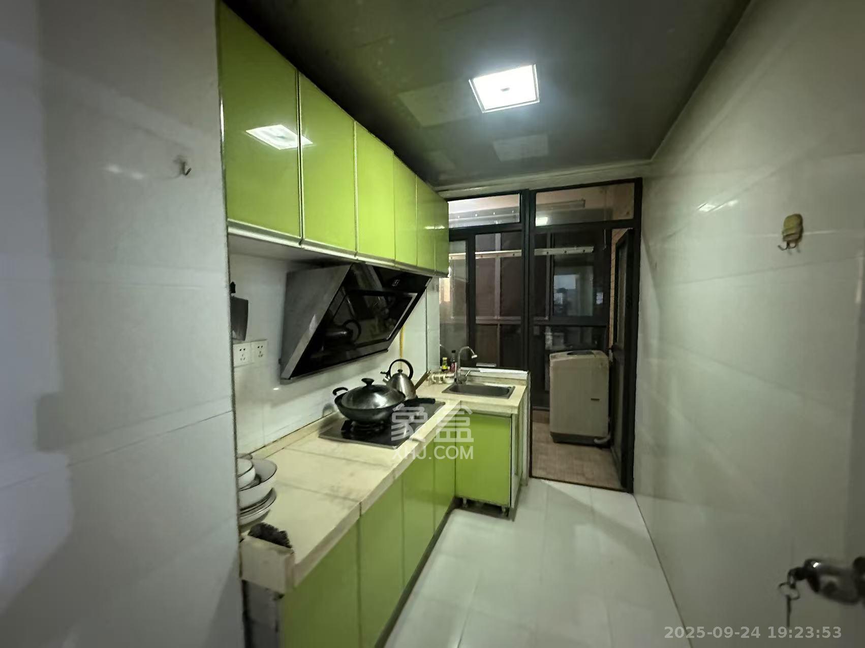 锦湘国际星城三期(锦绣苑) 2室1厅1卫 2400.0元/月 锦湘国际星城三期(锦绣苑) 2室1厅1卫 2400.0元/月室内图