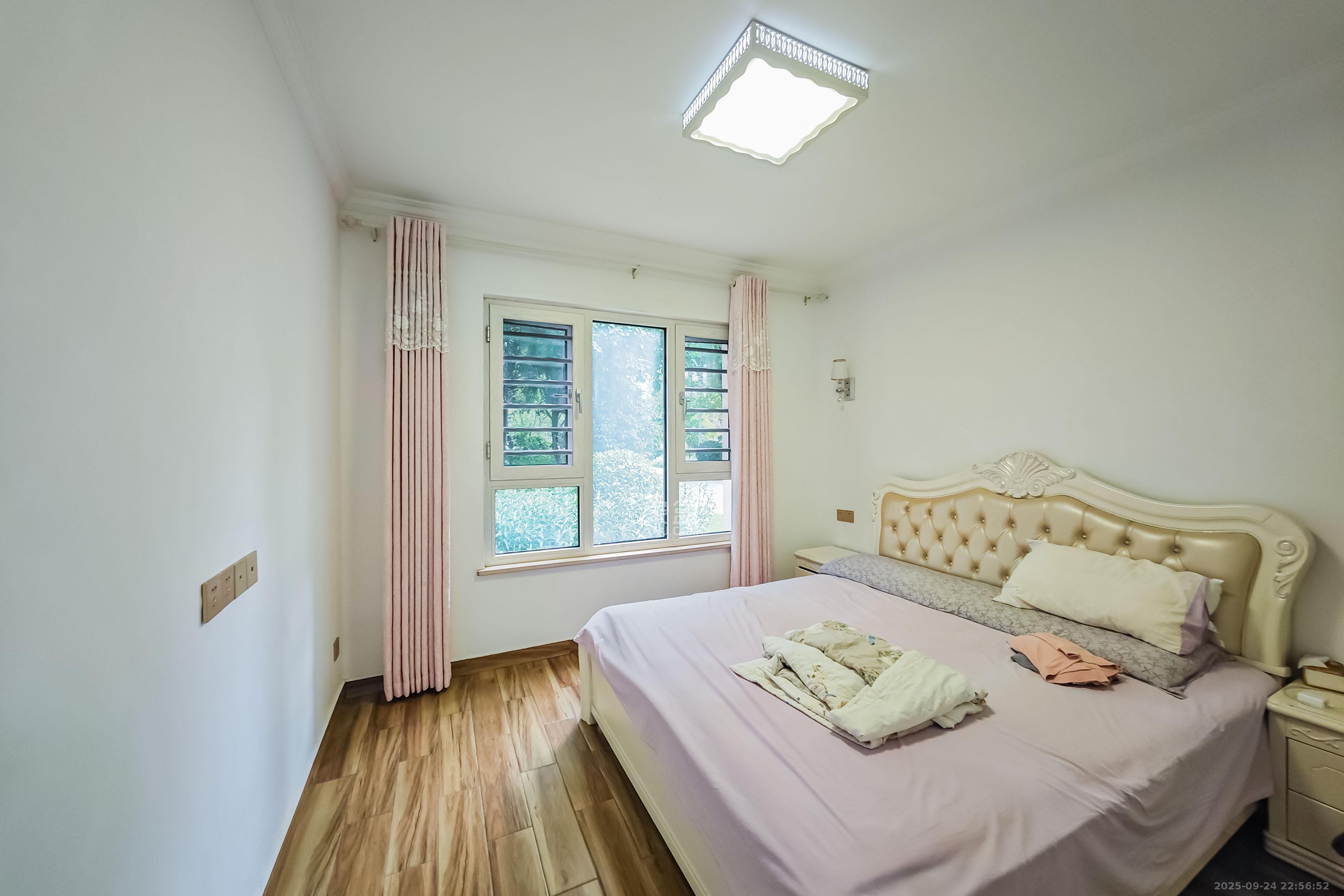 绿地之窗  4室2厅2卫    122.0万卧室