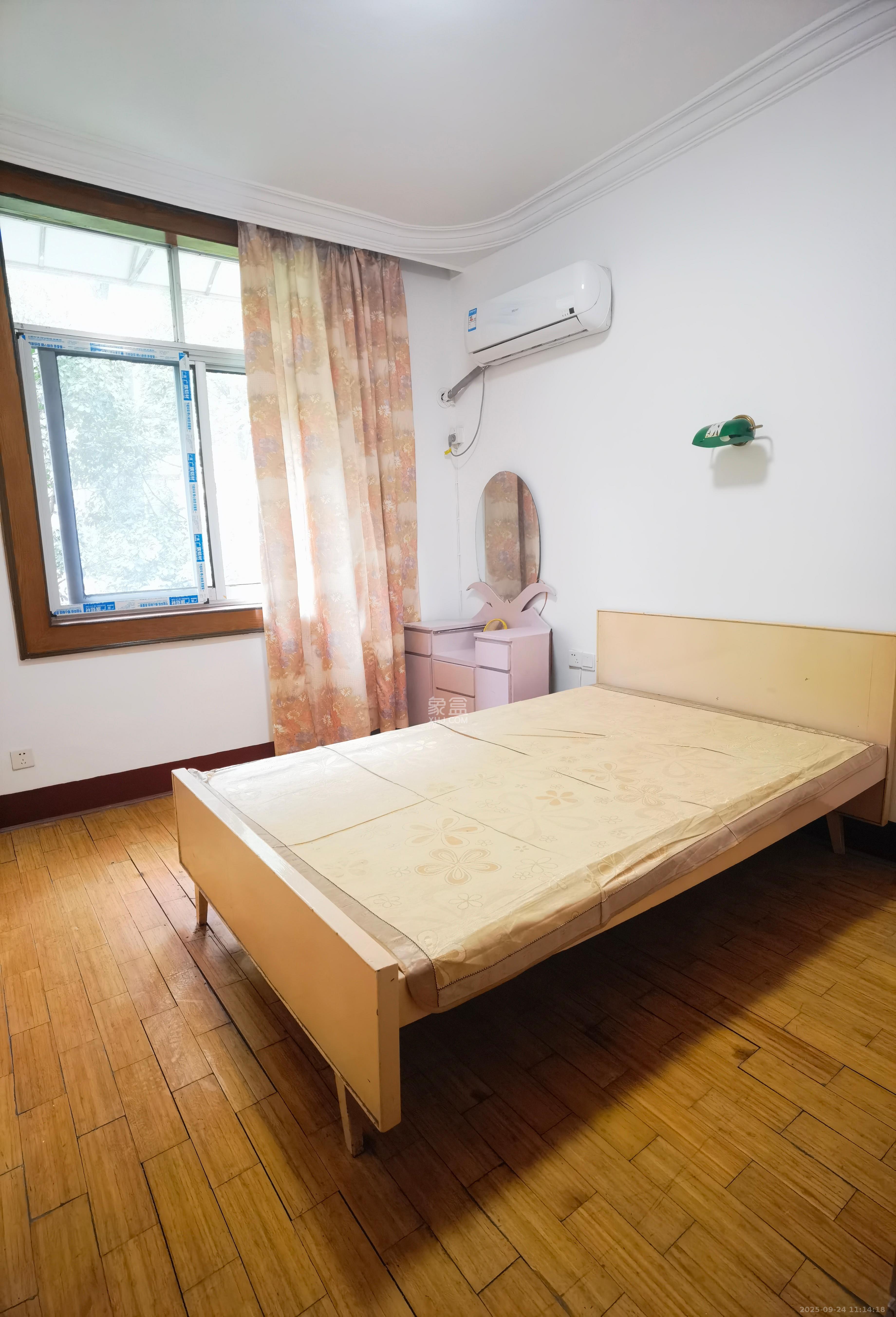 地质中学宿舍  2室2厅1卫    2200.0元/月室内图