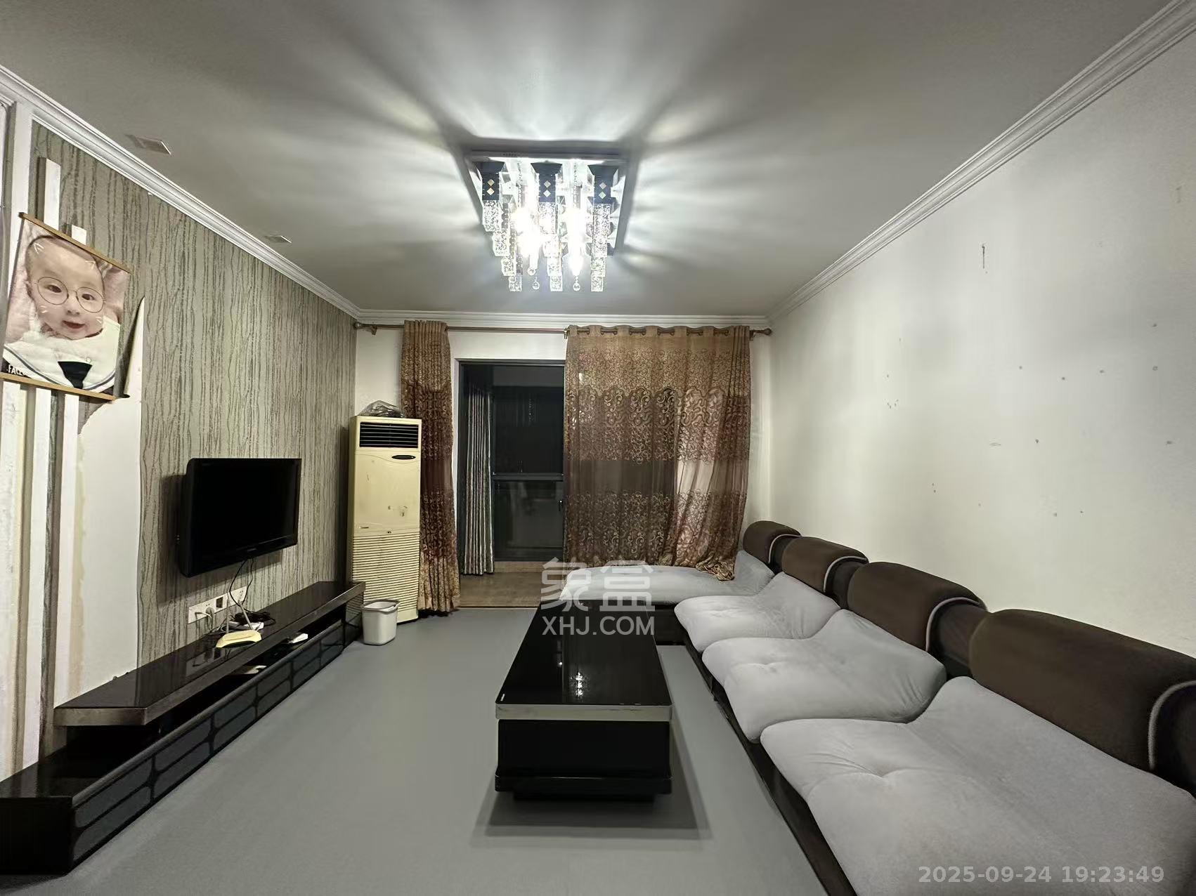 锦湘国际星城三期(锦绣苑) 2室1厅1卫 2400.0元/月 锦湘国际星城三期(锦绣苑) 2室1厅1卫 2400.0元/月室内图