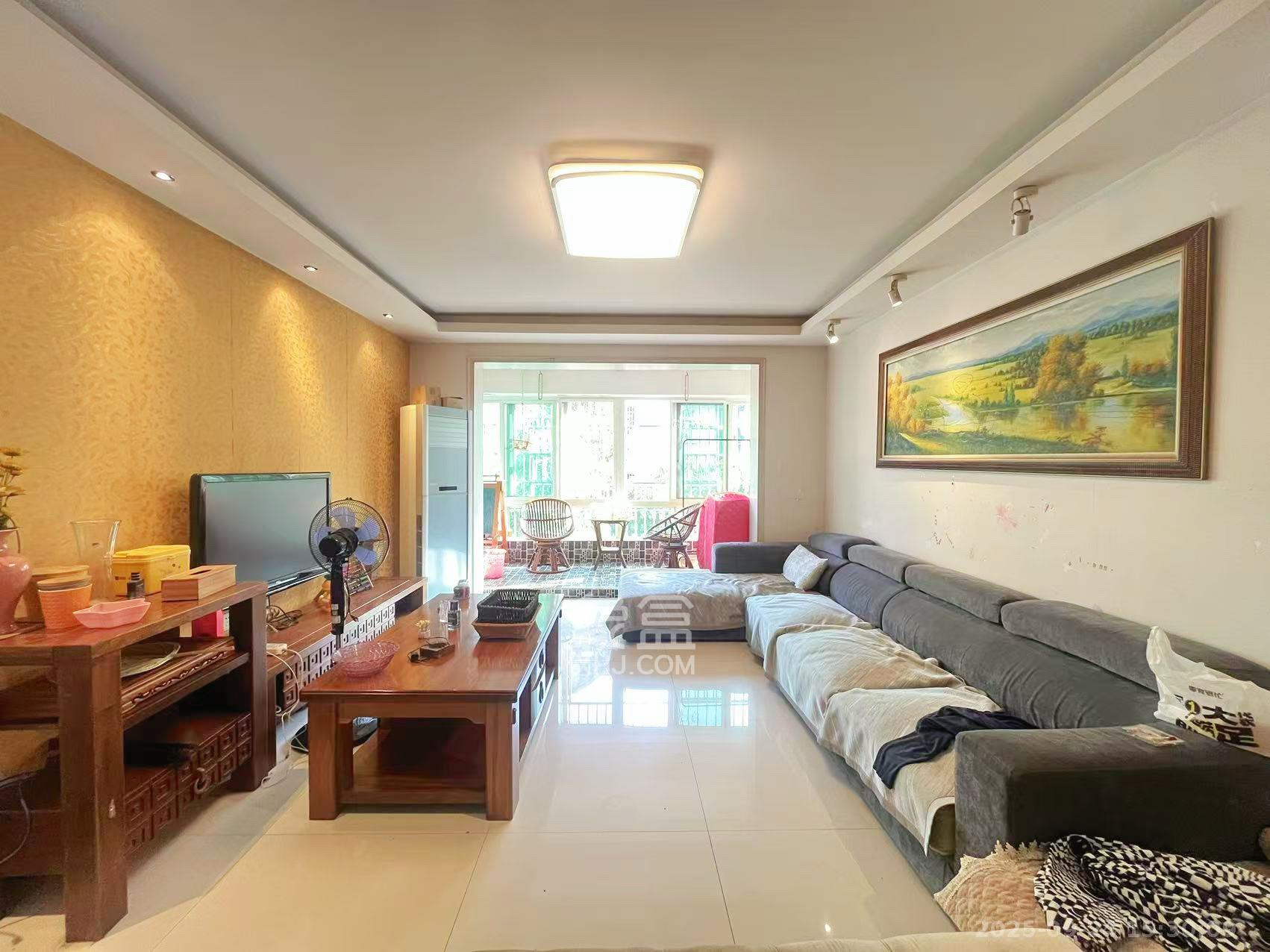 恩瑞麓山名园(龙王港小区) 3室2厅2卫 2300.0元/月 恩瑞麓山名园(龙王港小区) 3室2厅2卫 2300.0元/月室内图