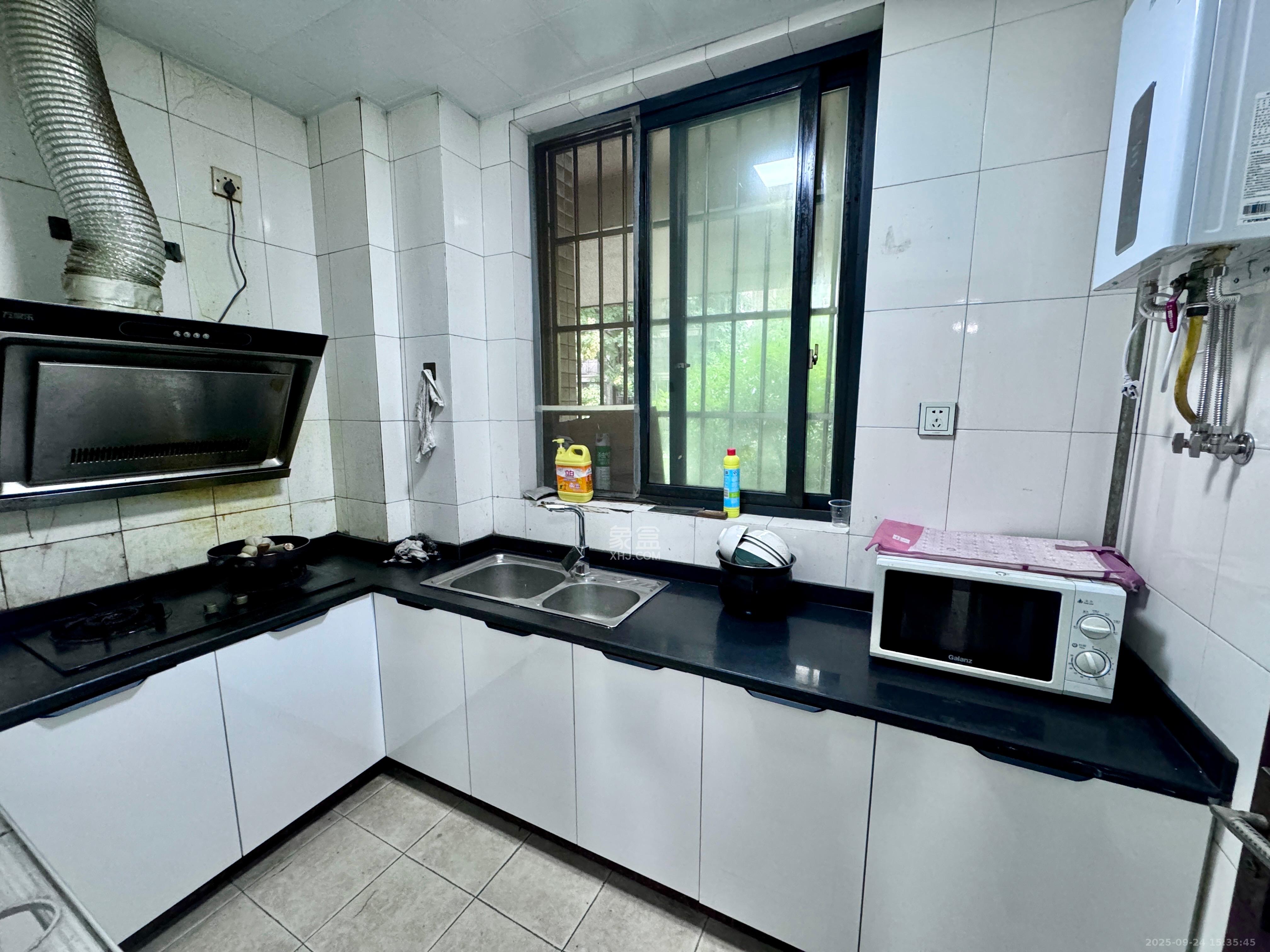 嘉宇盛世华章  2室2厅1卫    2200.0元/月 嘉宇盛世华章  2室2厅1卫    2200.0元/月室内图