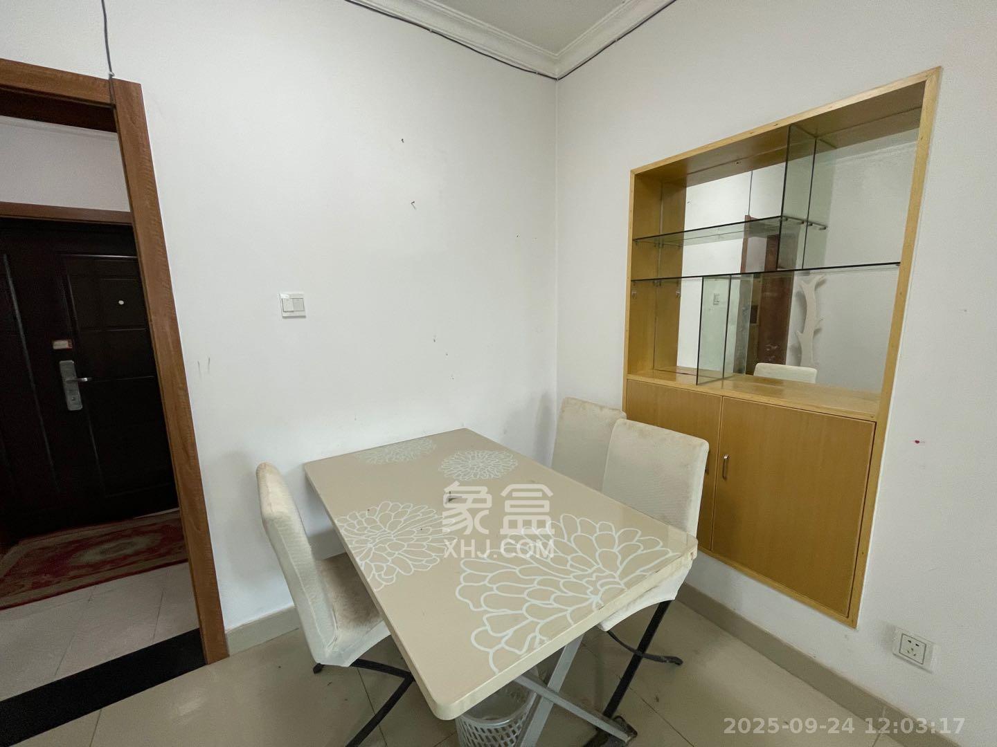 绿洲花园 3室2厅1卫 2200.0元/月 绿洲花园 3室2厅1卫 2200.0元/月室内图