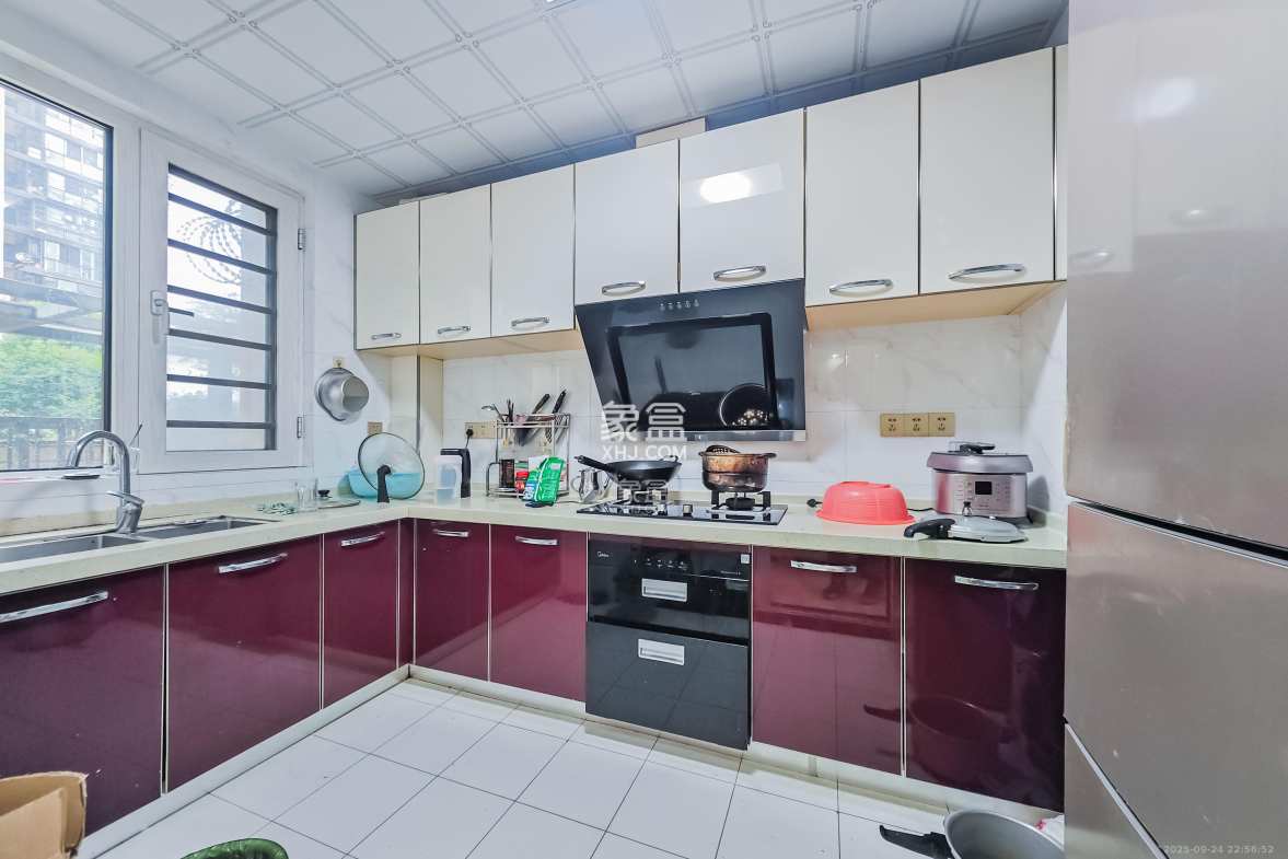 绿地之窗 4室2厅2卫 122.0万 绿地之窗 4室2厅2卫 122.0万厨房