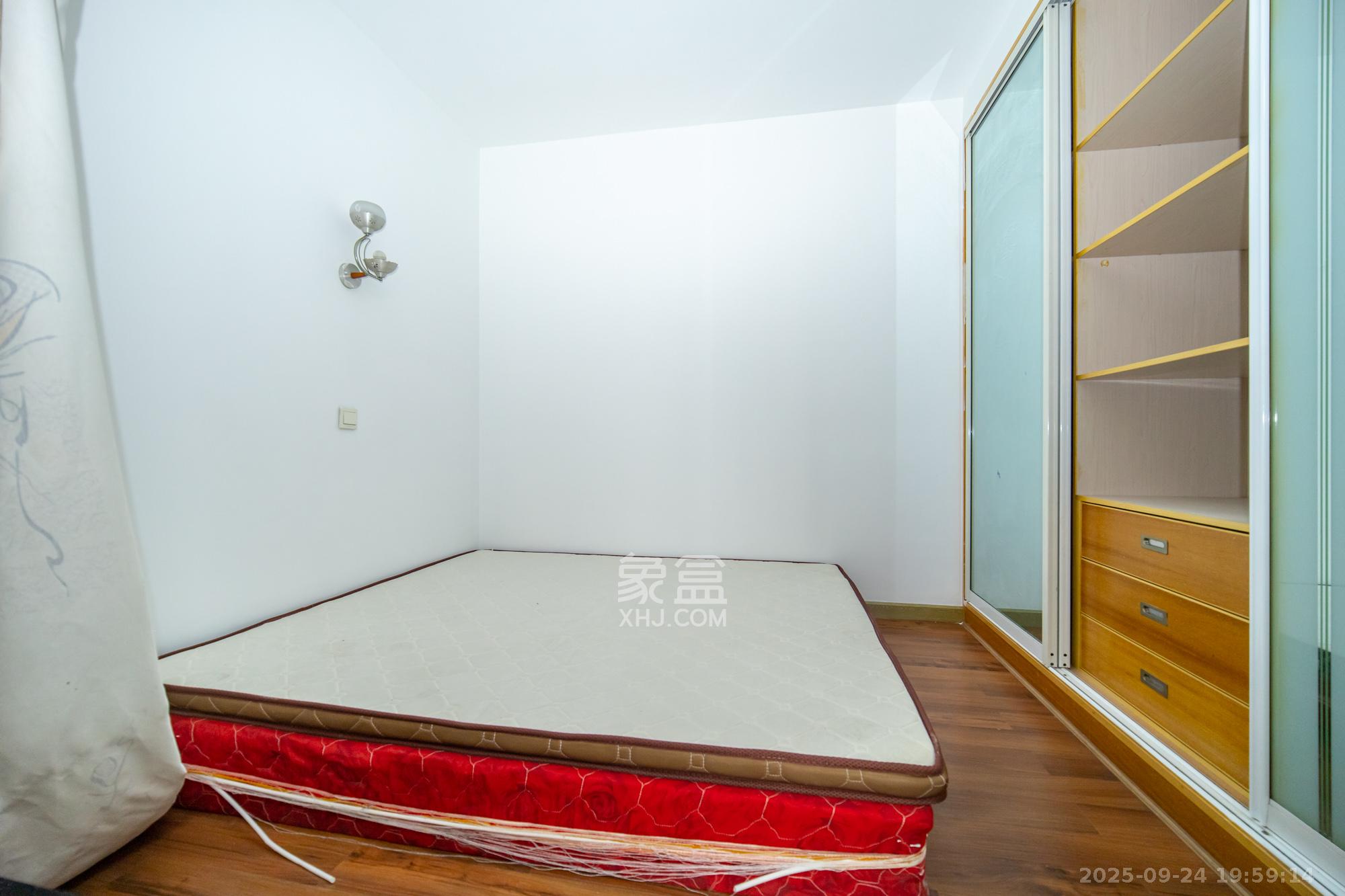 明城公寓  1室1厅1卫    23.8万 明城公寓  1室1厅1卫    23.8万卧室