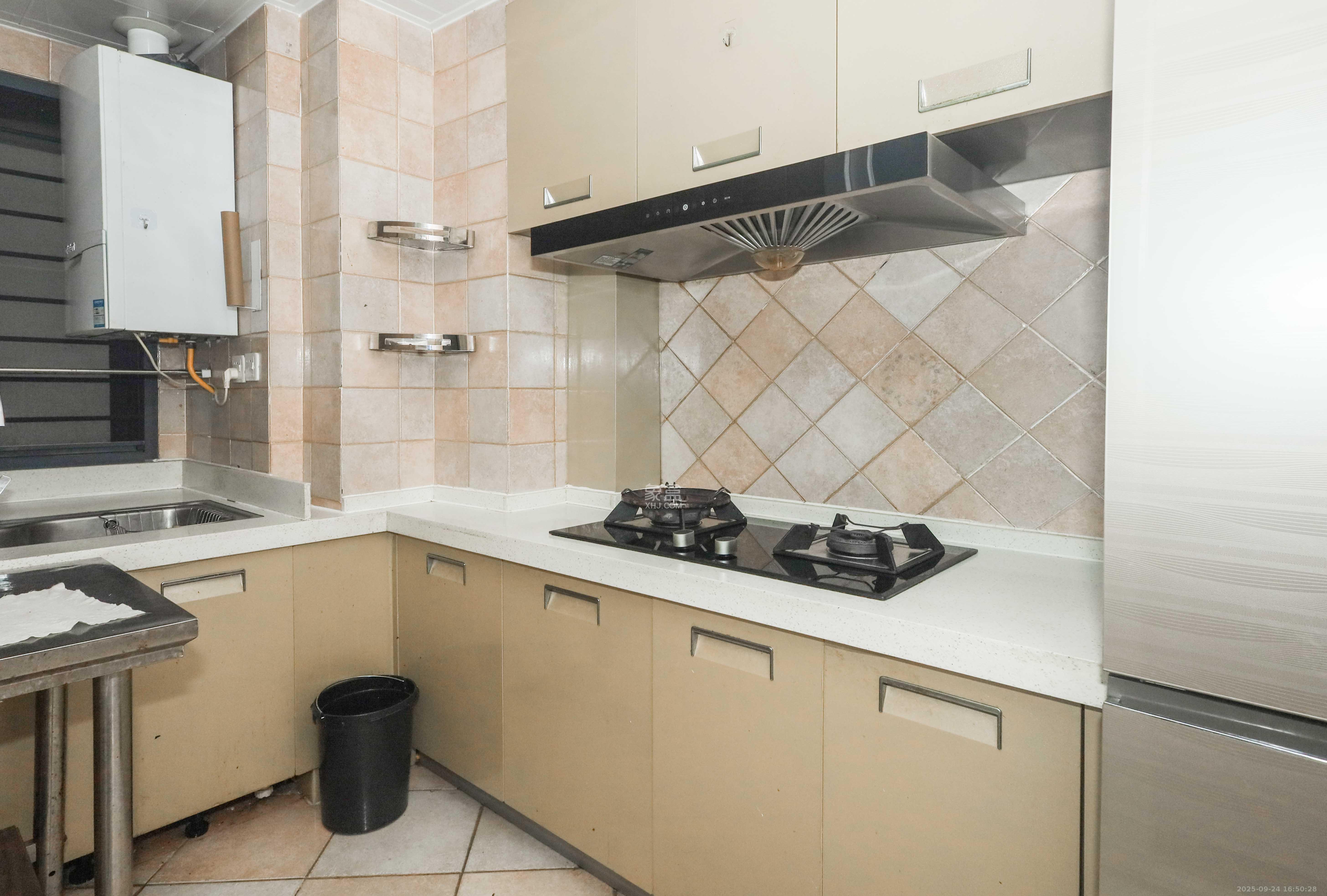 好莱城（弘德西街）  2室2厅1卫    66.0万厨房