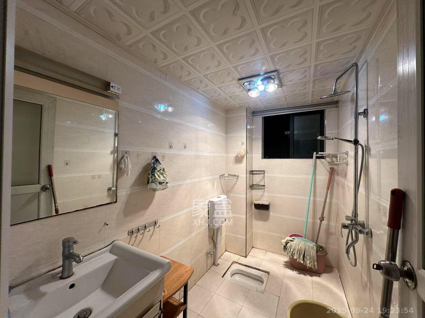 锦湘国际星城三期(锦绣苑) 2室1厅1卫 2400.0元/月 锦湘国际星城三期(锦绣苑) 2室1厅1卫 2400.0元/月室内图