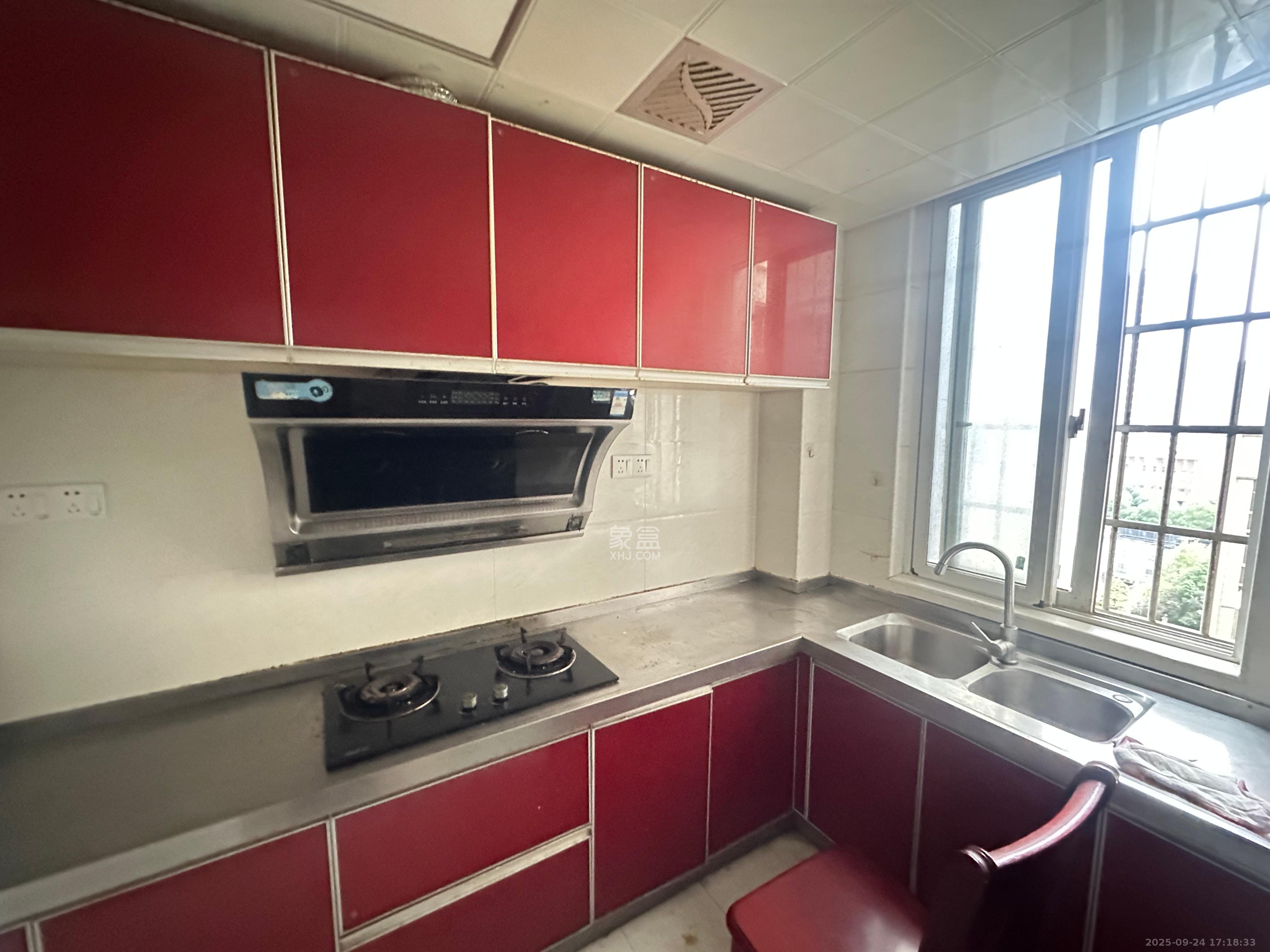 嘉顺苑 3室1厅1卫 2400.0元/月 嘉顺苑 3室1厅1卫 2400.0元/月室内图