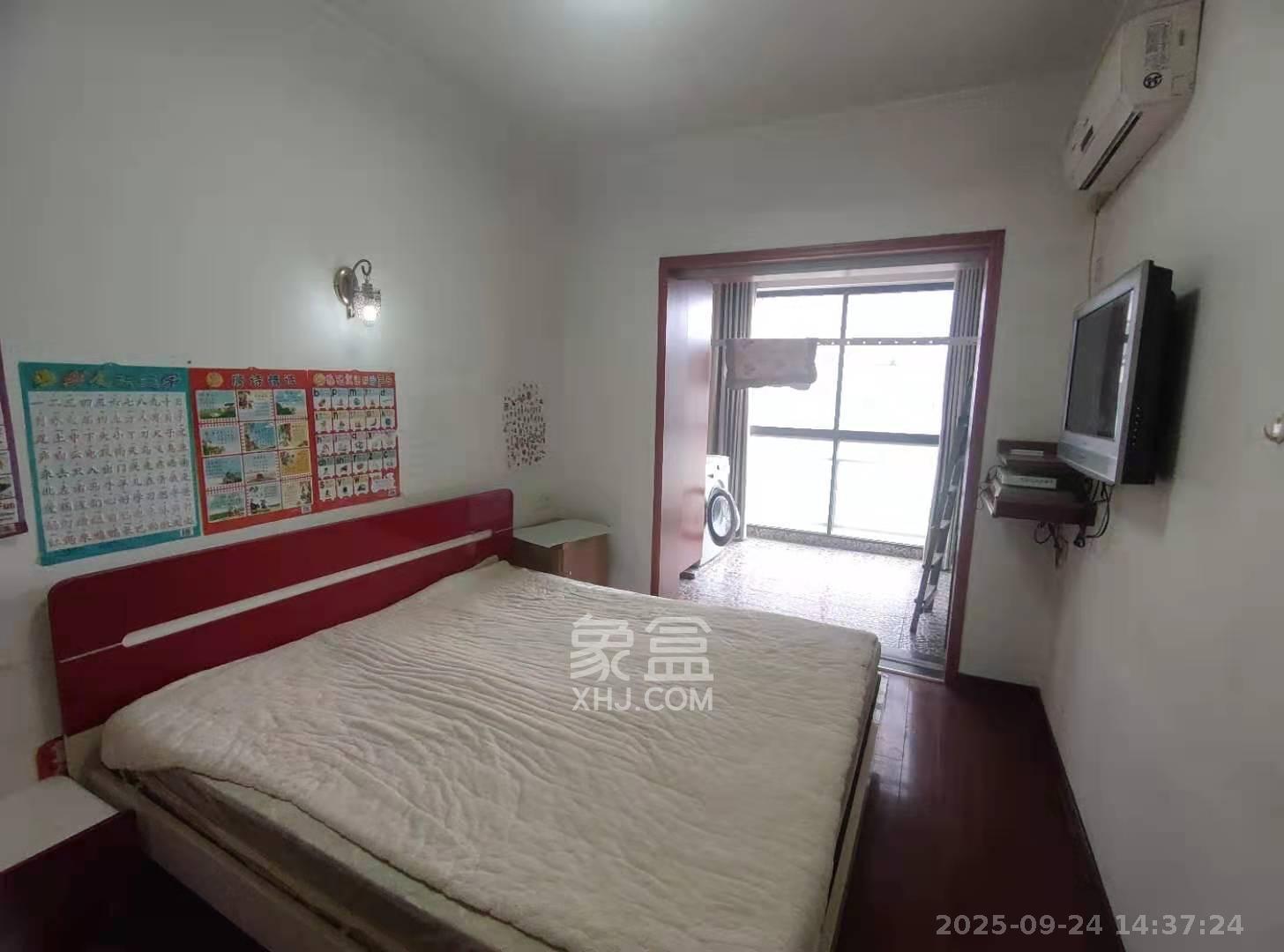 尚东紫郡 3室2厅2卫 2500.0元/月 尚东紫郡 3室2厅2卫 2500.0元/月室内图