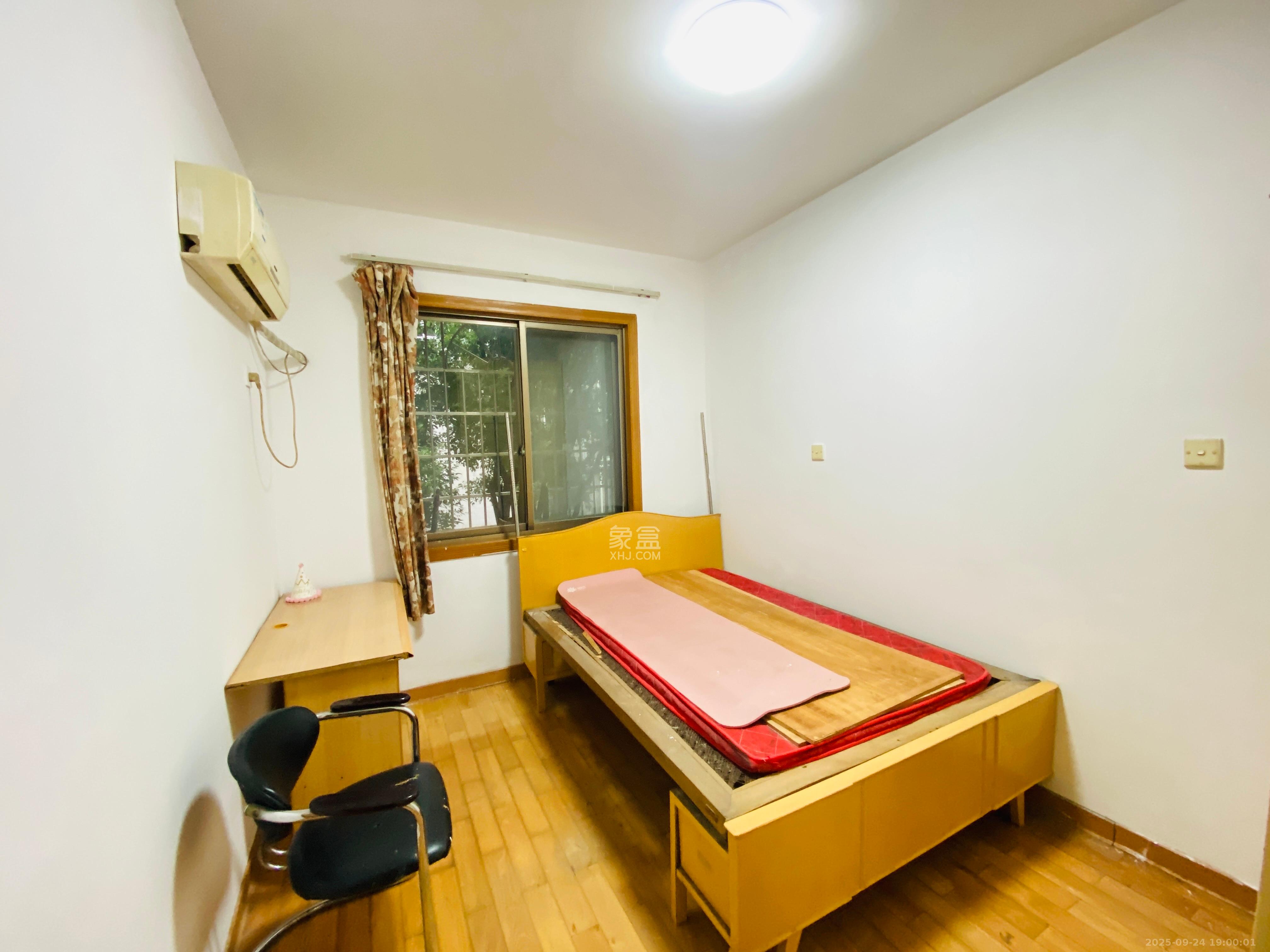 有色金属研究院(湖南有色金属研究院第一、二生活区) 4室2厅1卫 2400.0元/月 有色金属研究院(湖南有色金属研究院第一、二生活区) 4室2厅1卫 2400.0元/月室内图