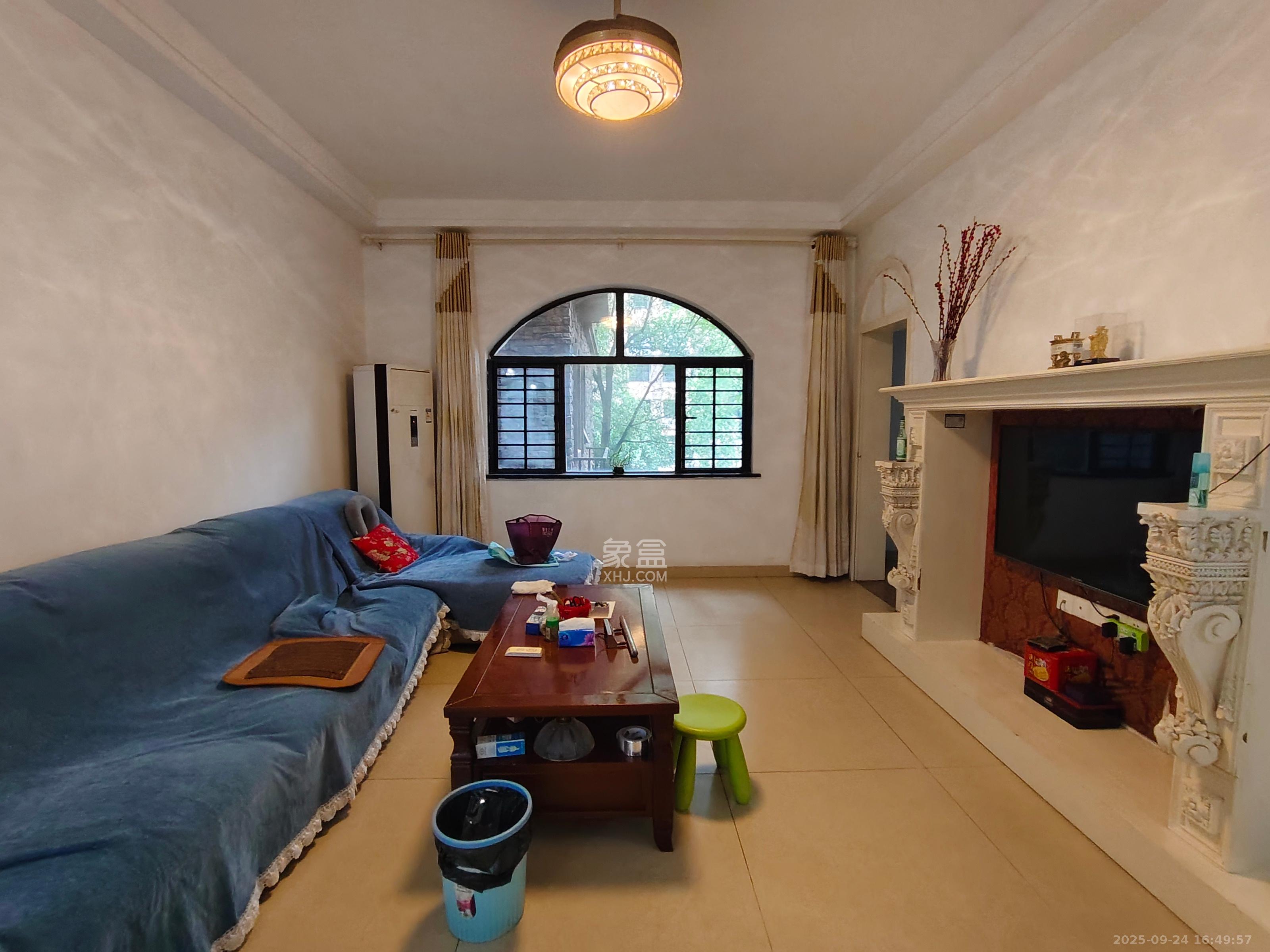 金侨城 3室2厅2卫 1300.0元/月 金侨城 3室2厅2卫 1300.0元/月室内图