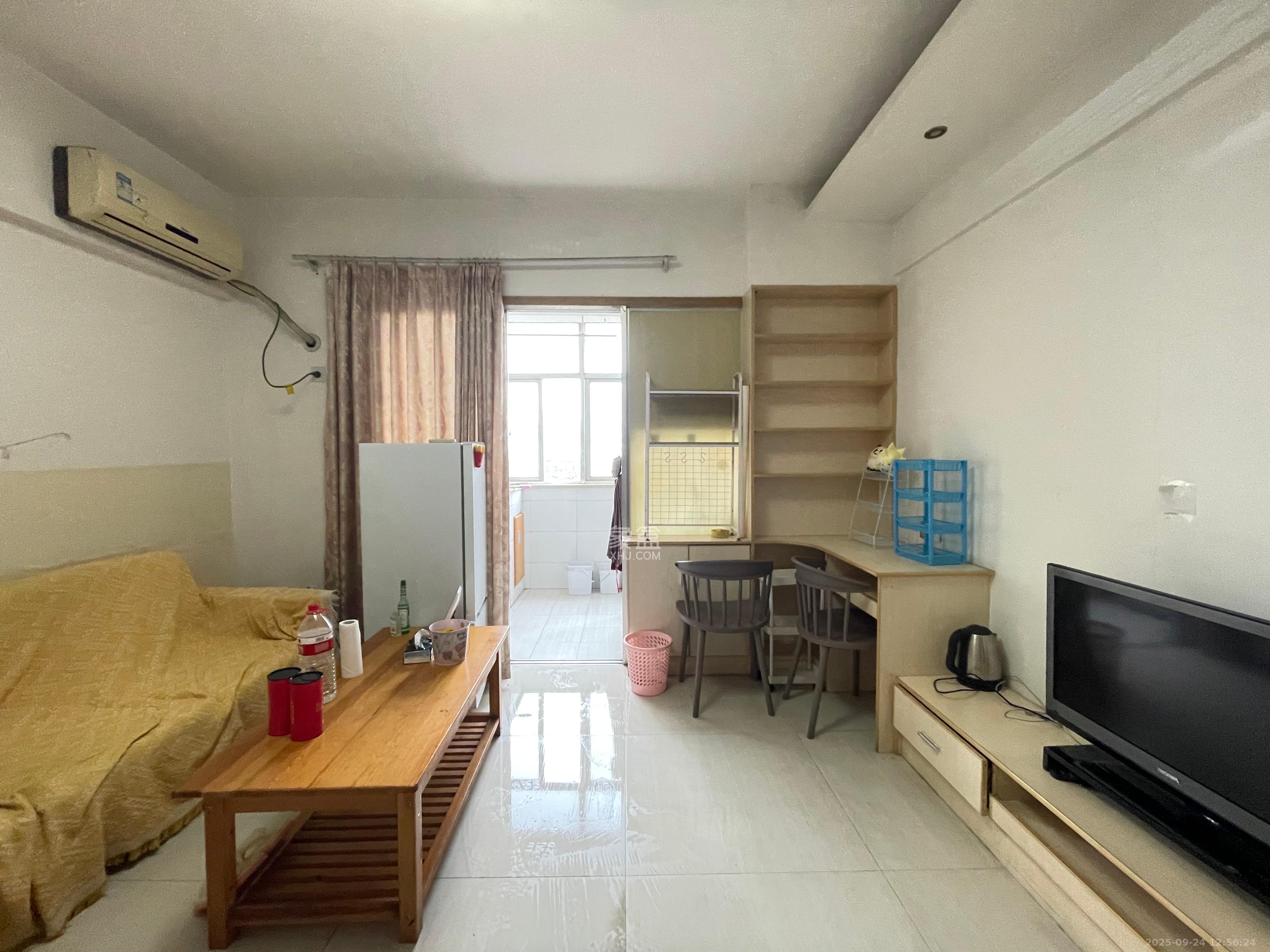 观湖公寓  1室1厅1卫    1600.0元/月 观湖公寓  1室1厅1卫    1600.0元/月室内图