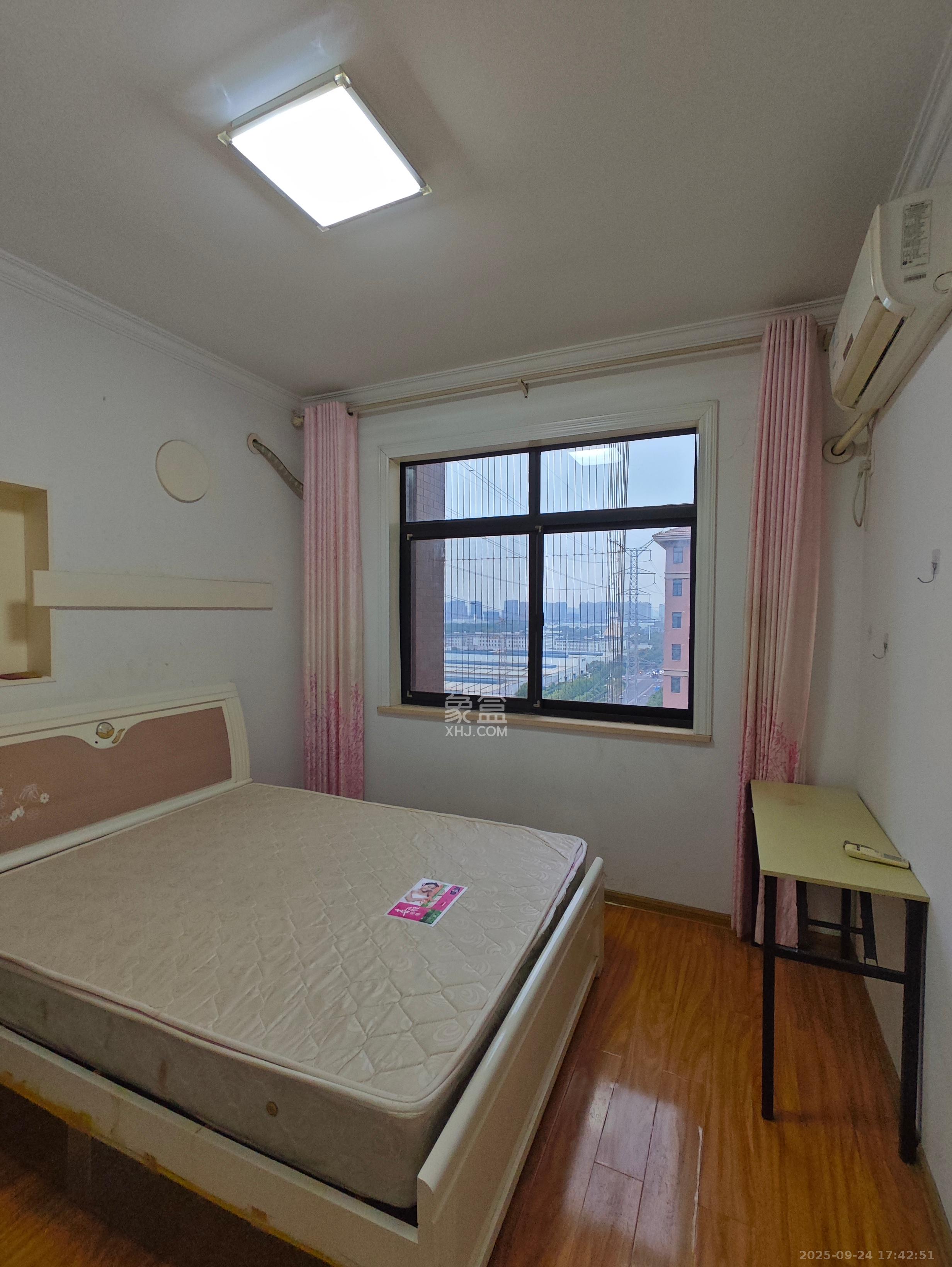 康桥长郡 4室2厅2卫 2000.0元/月 康桥长郡 4室2厅2卫 2000.0元/月室内图