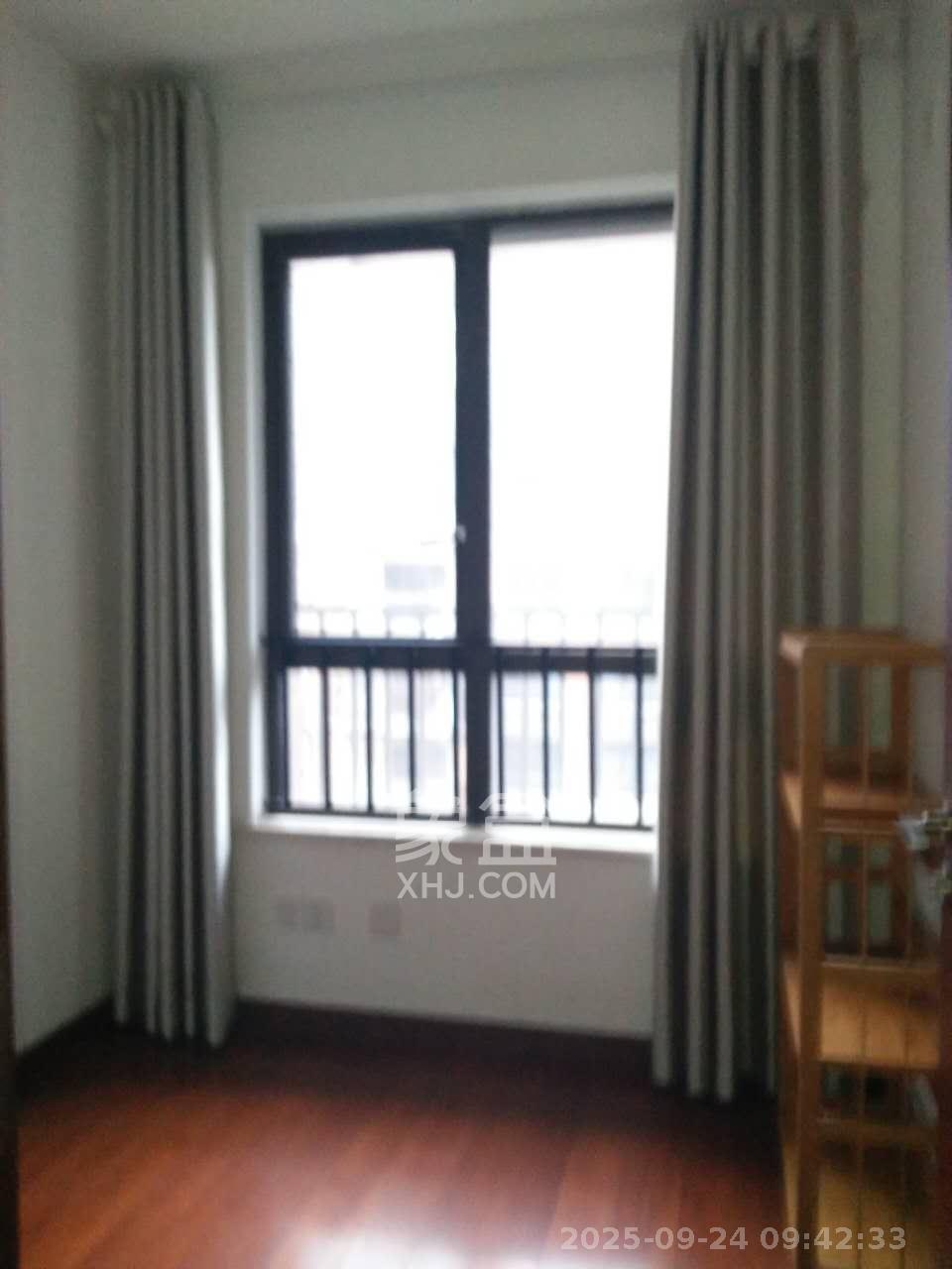 绿地公馆(绿地名邸) 3室2厅1卫 2500.0元/月 绿地公馆(绿地名邸) 3室2厅1卫 2500.0元/月室内图