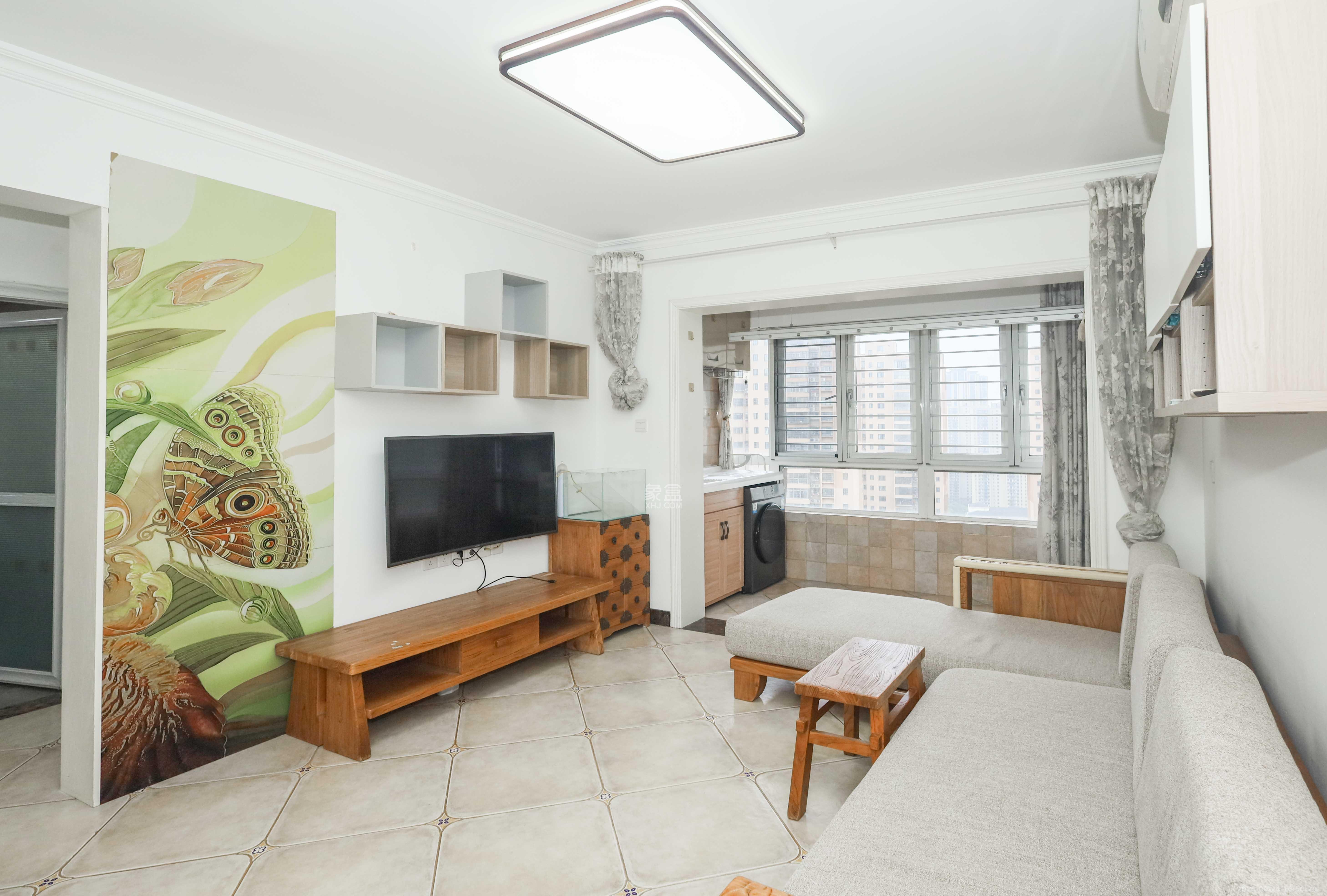 好莱城(弘德西街) 2室2厅1卫 66.0万 好莱城(弘德西街) 2室2厅1卫 66.0万客厅