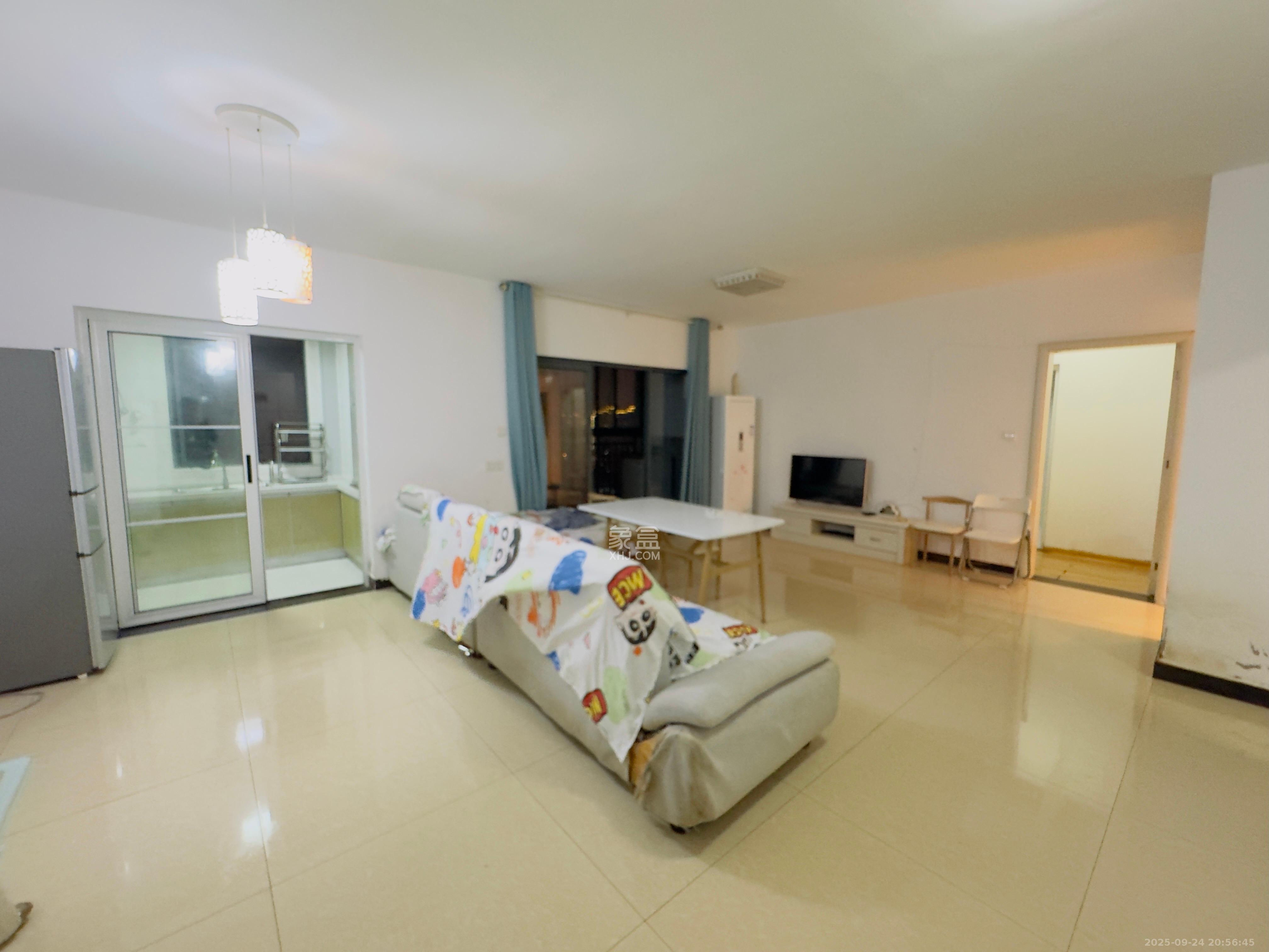 荣盛花语书苑 3室2厅1卫 2800.0元/月 荣盛花语书苑 3室2厅1卫 2800.0元/月室内图