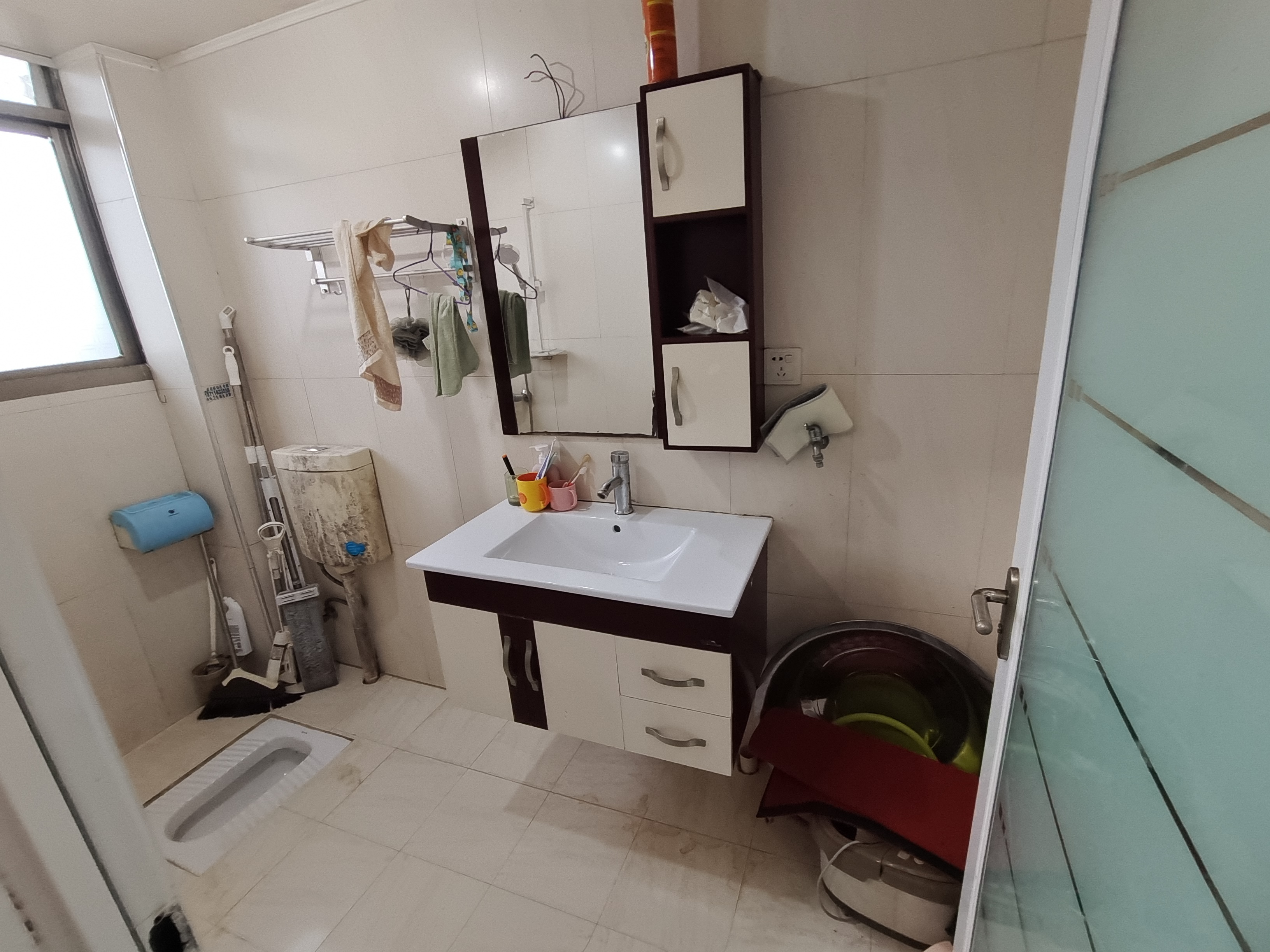 东方金林 1室0厅0卫 39.8万 东方金林 1室0厅0卫 39.8万客厅