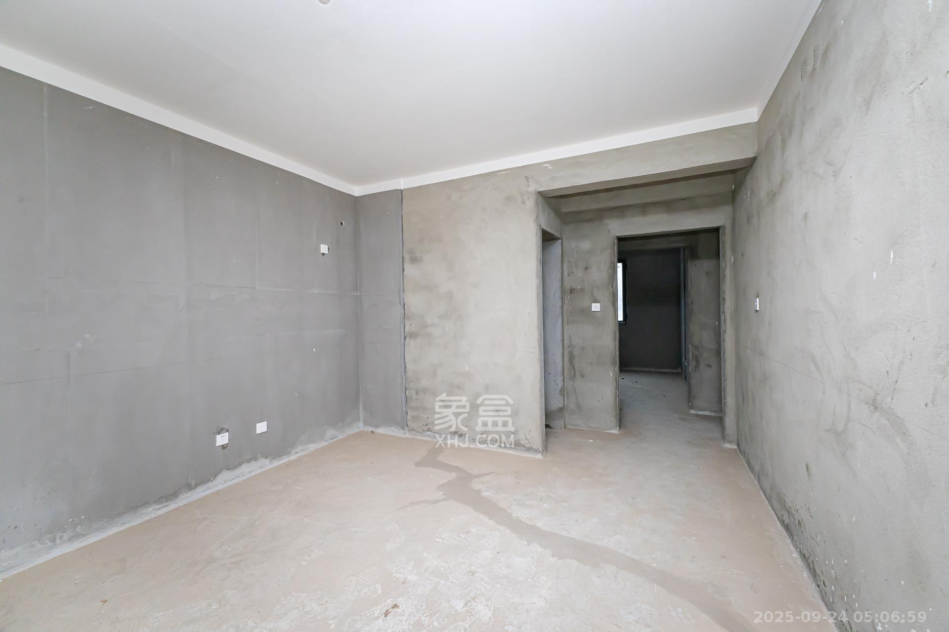 明发阅江悦府  5室2厅2卫    99.8万卧室